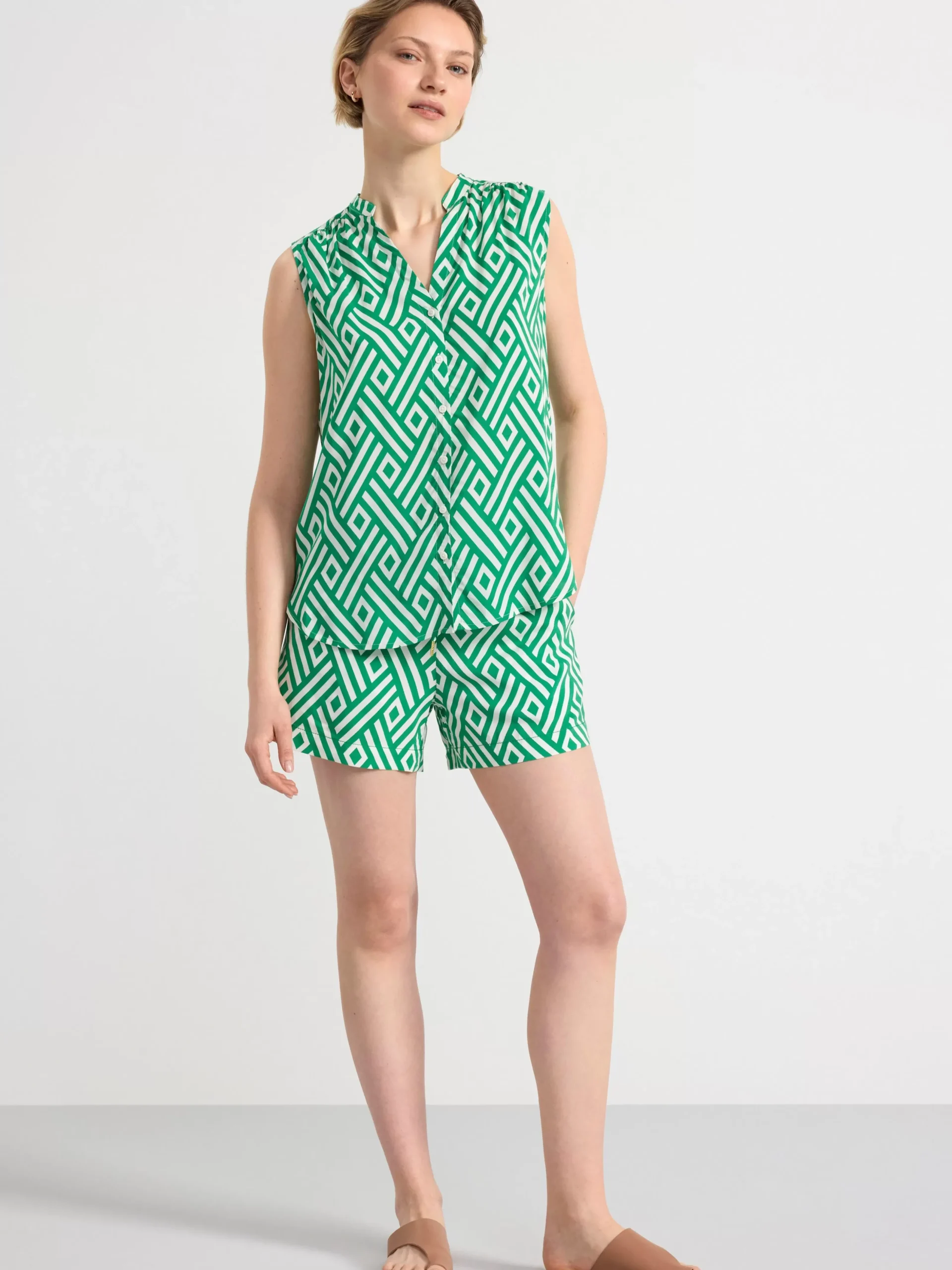 Blusar & Skjortor>Lindex Armlos Blus Med Monster Green