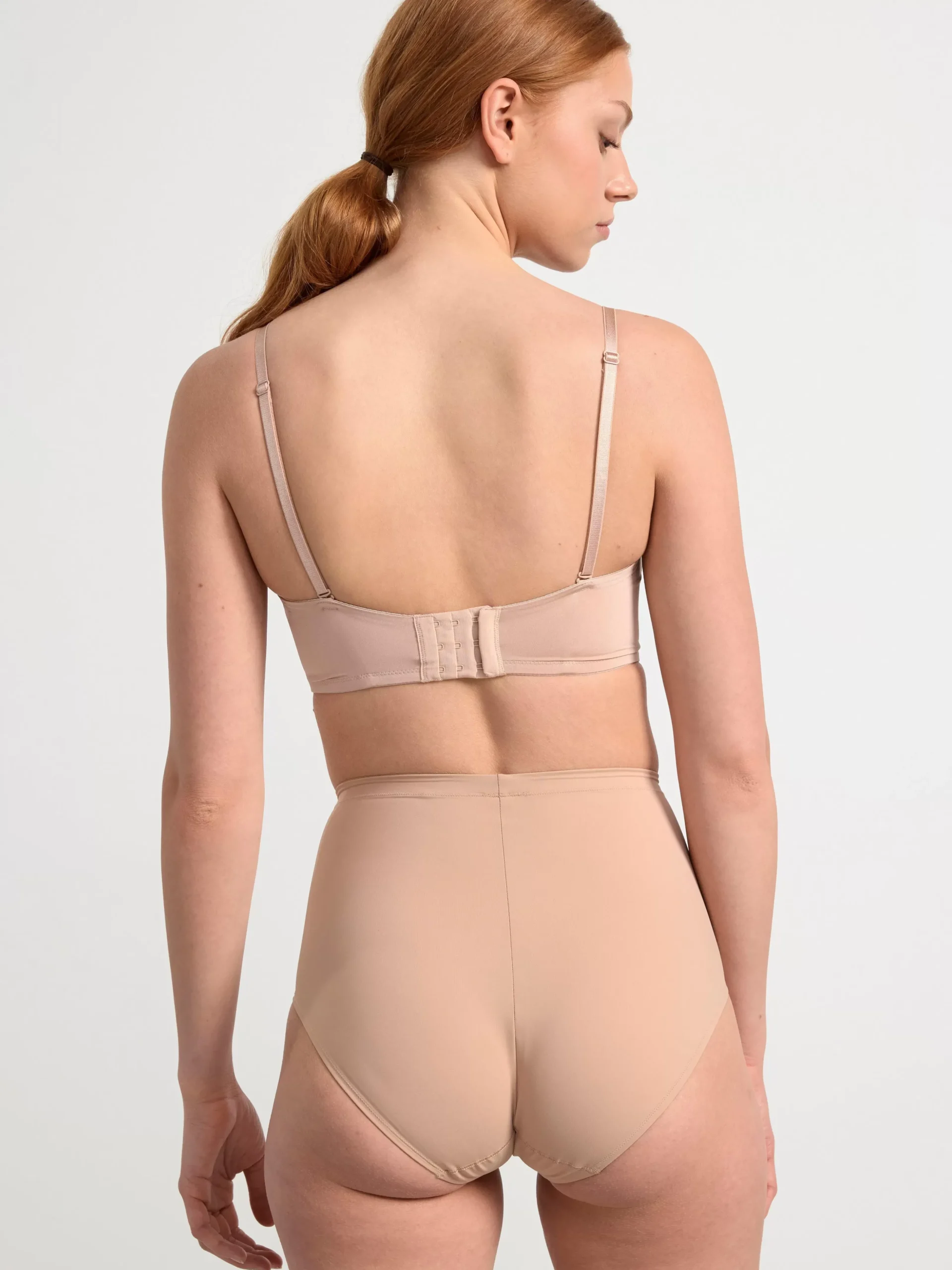 Bh>Lindex Axelbandslos Push-Up Bh Med Djup Urringning Beige