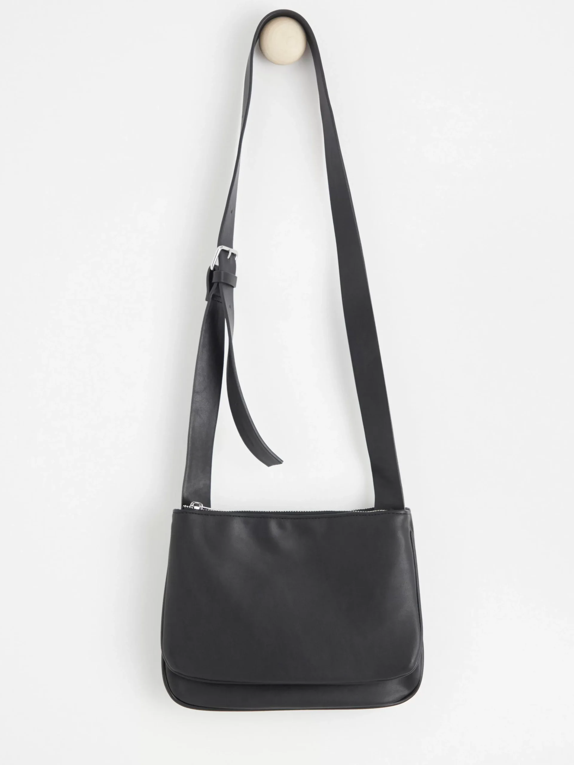 Accessoarer>Lindex Axelremsvaska Black