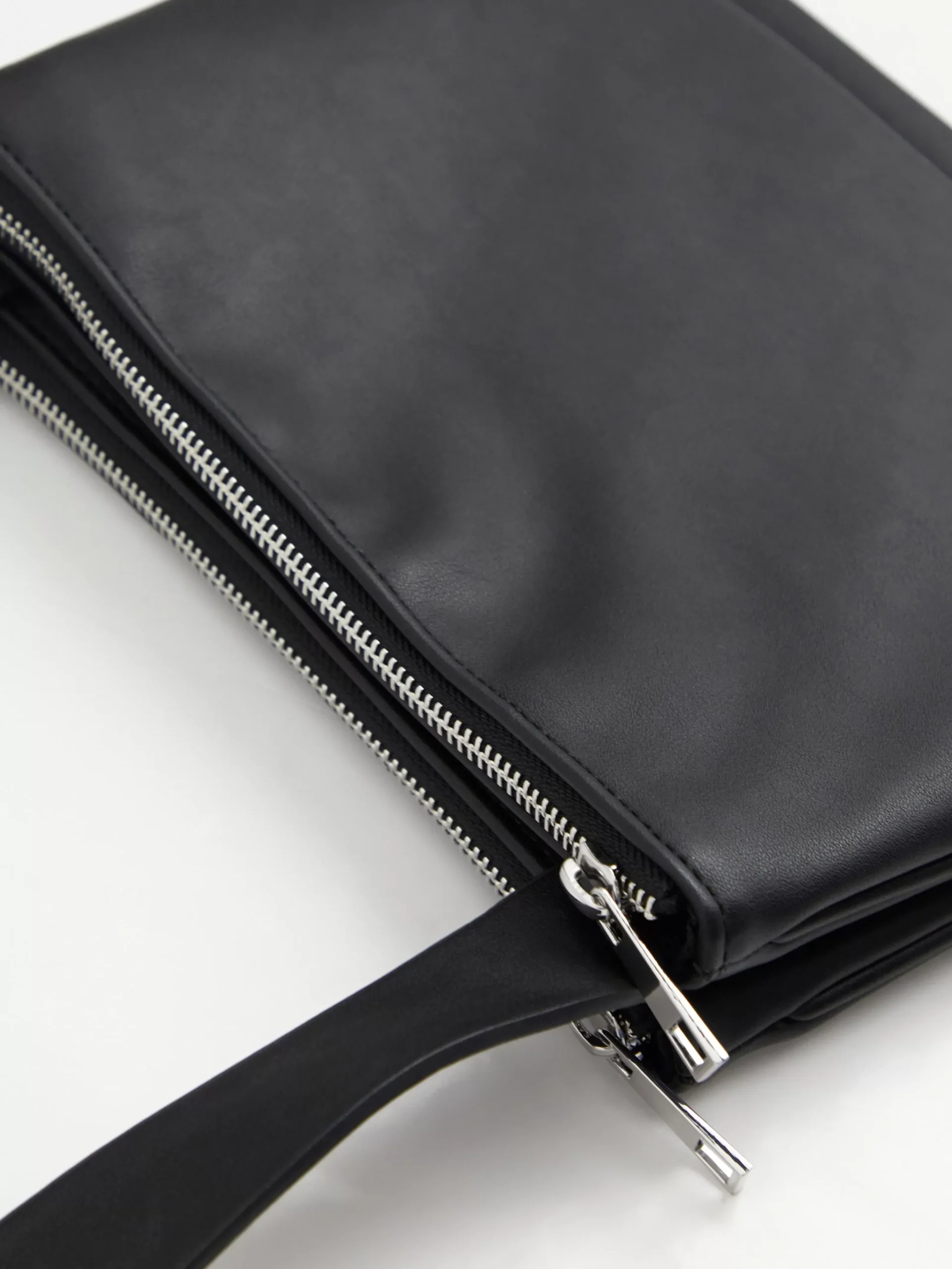 Accessoarer>Lindex Axelremsvaska Black