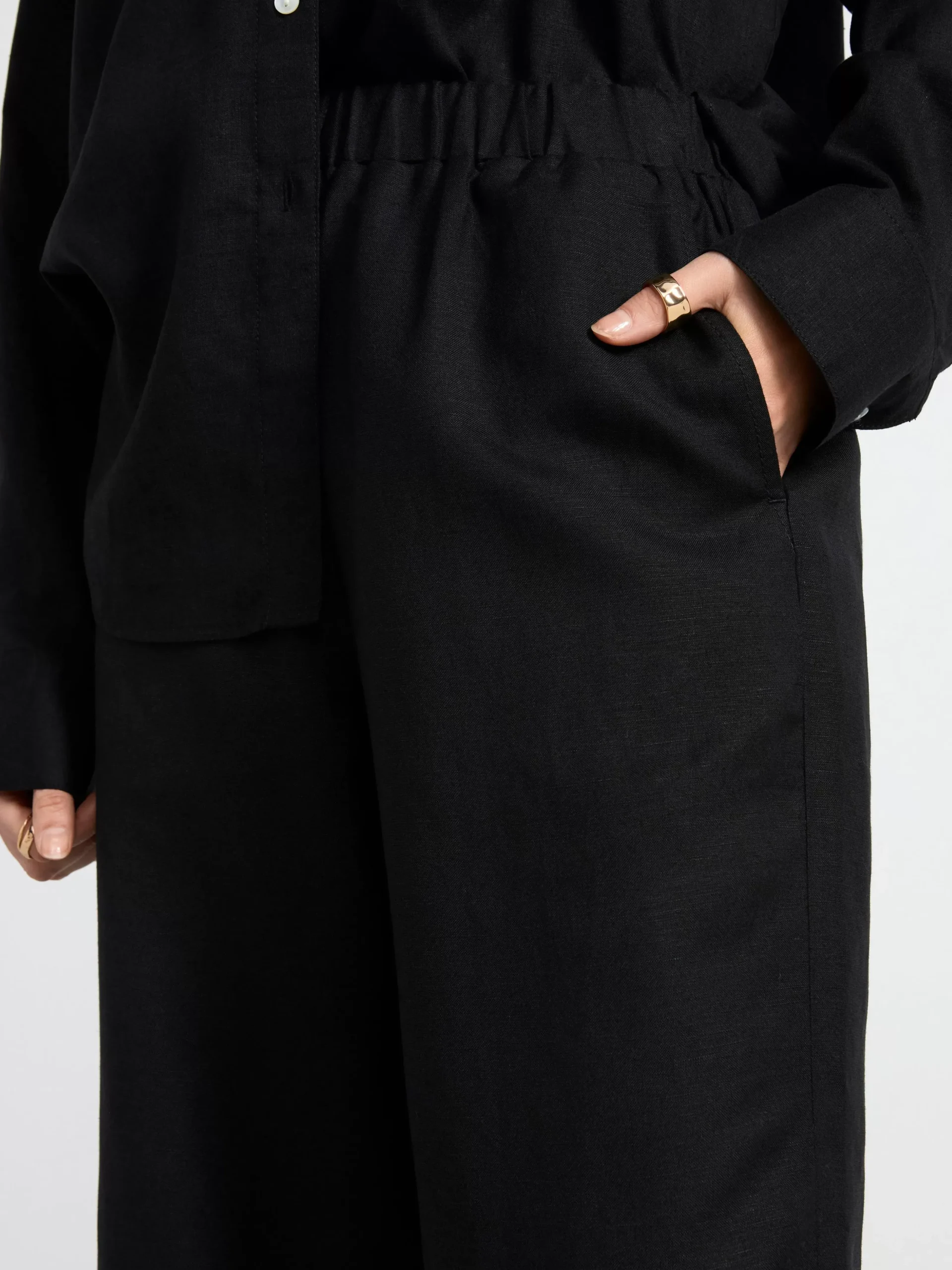 Byxor>Lindex Bella Rak Croppad Byxa I Linne Black
