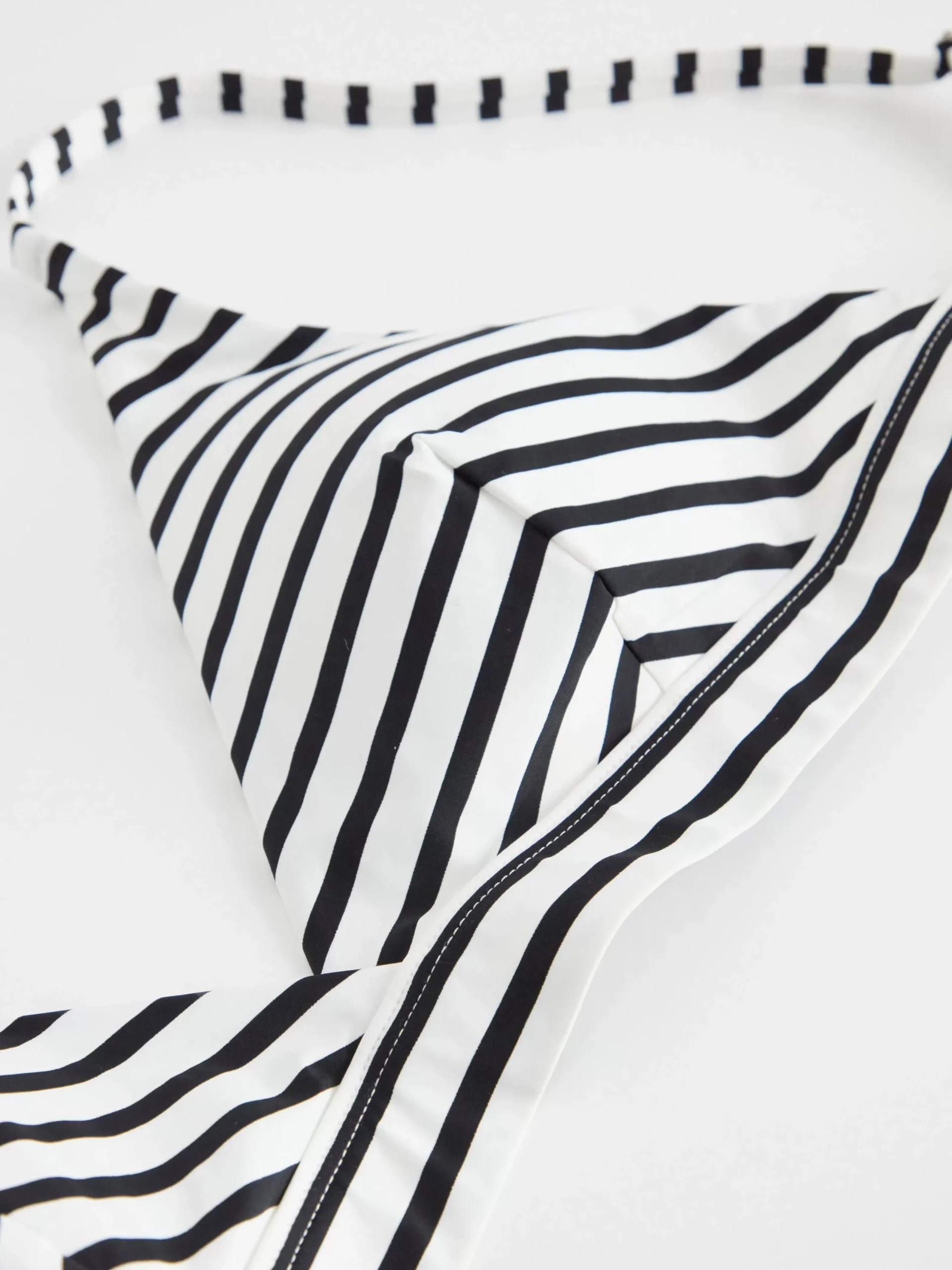 Badkläder>Lindex Bikinitopp I Trekantsmodell Black