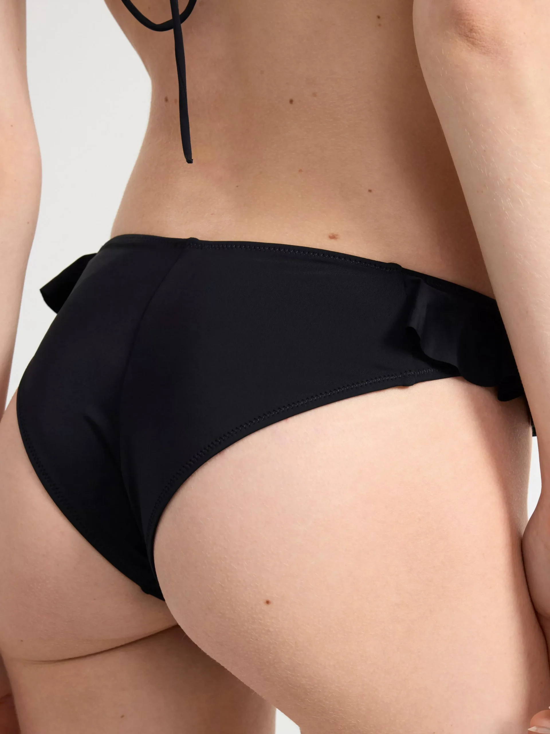 Badkläder>Lindex Bikiniunderdel I Brazilianmodell Med Volanger Black