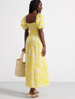 Klänningar>Lindex Blommig Klanning Med Smock Yellow