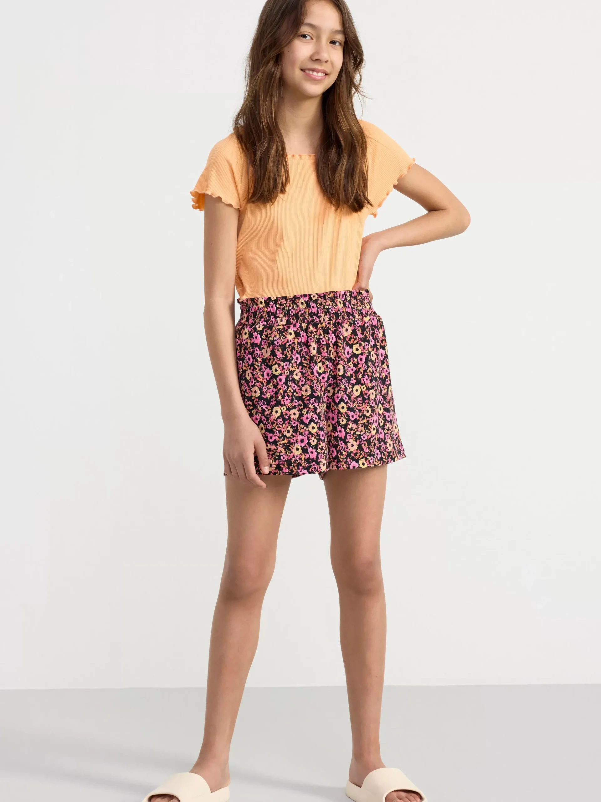 Byxor & Leggings>Lindex Blommiga Trikashorts Black
