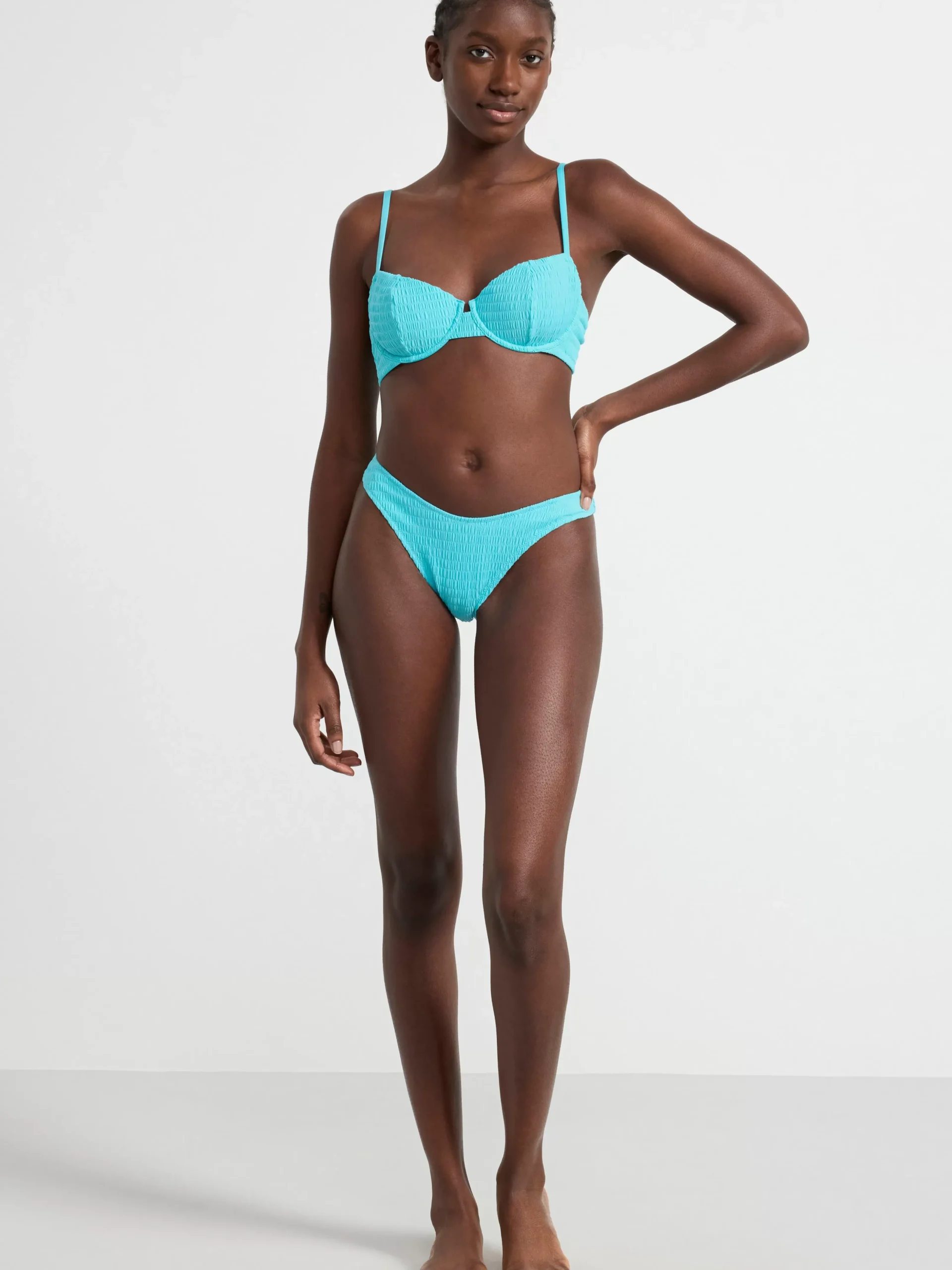 Badkläder>Lindex Brazilian Bikinitrosa Med Krinklad Struktur Turquoise