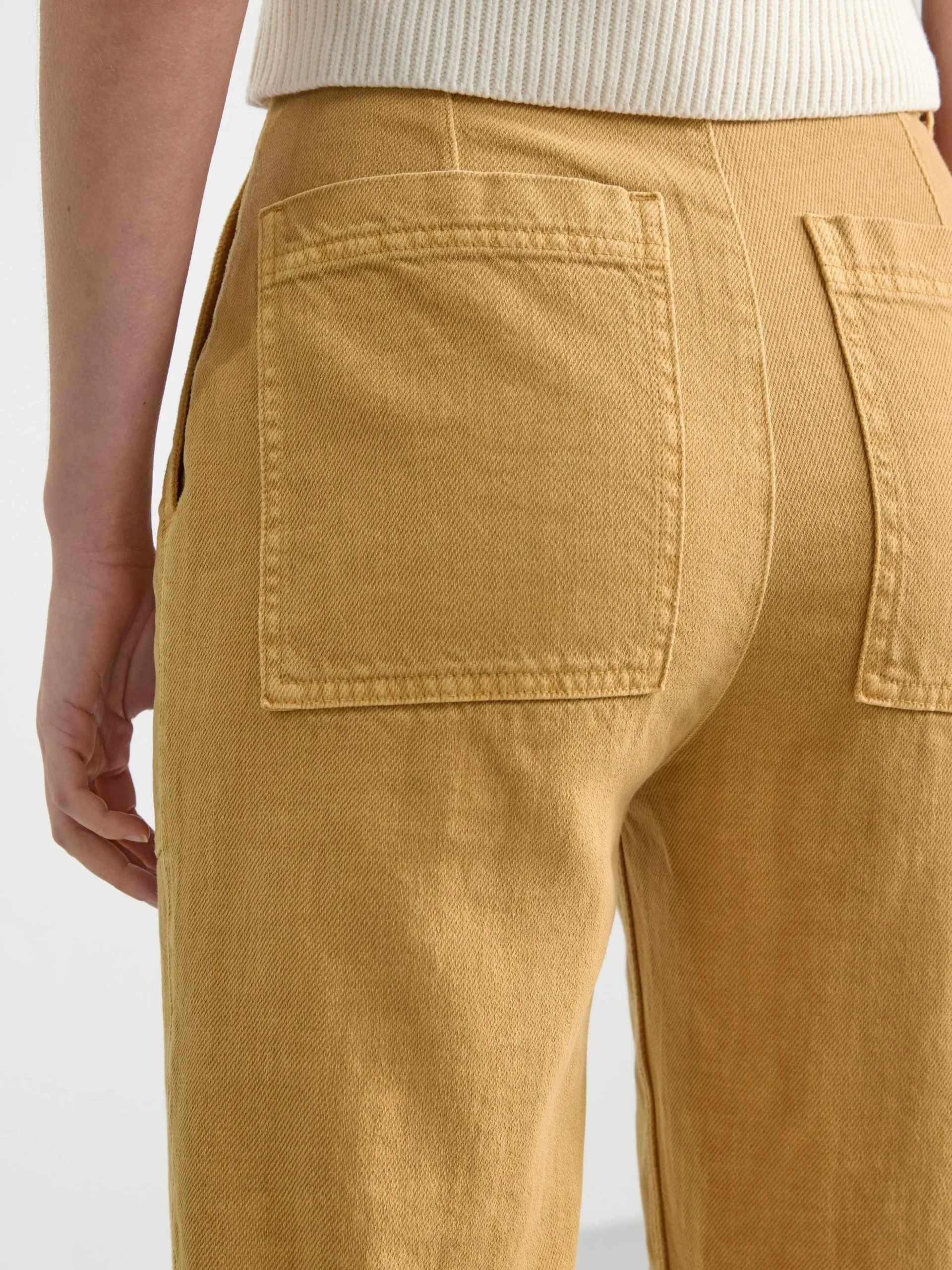 Byxor>Lindex Byxa Med Avsmalnat Ben Och Stora Fickor Dusty Yellow