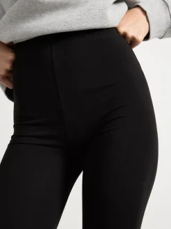 Leggings><noscript><img width=