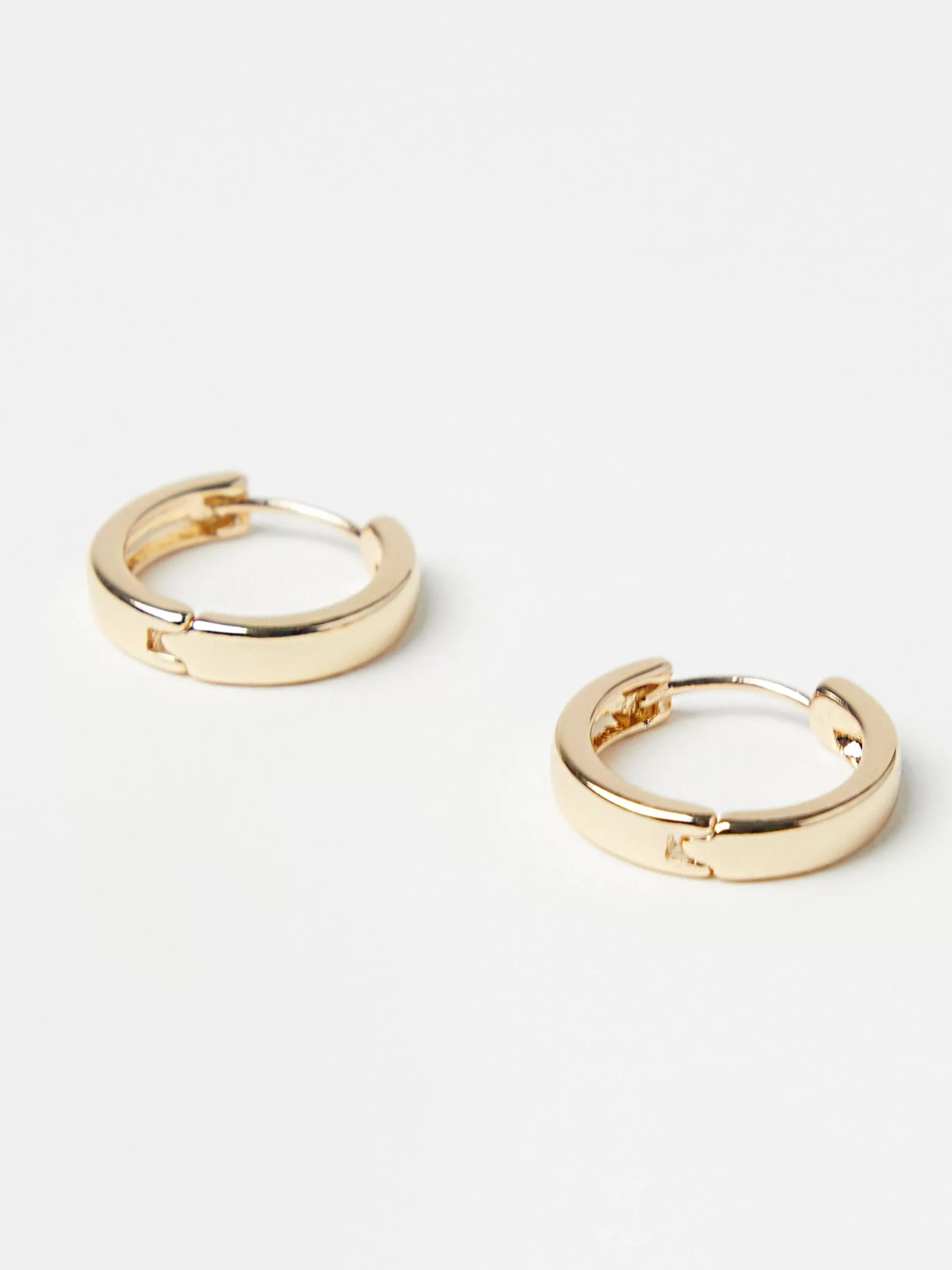 Accessoarer>Lindex Creolorhangen Gold