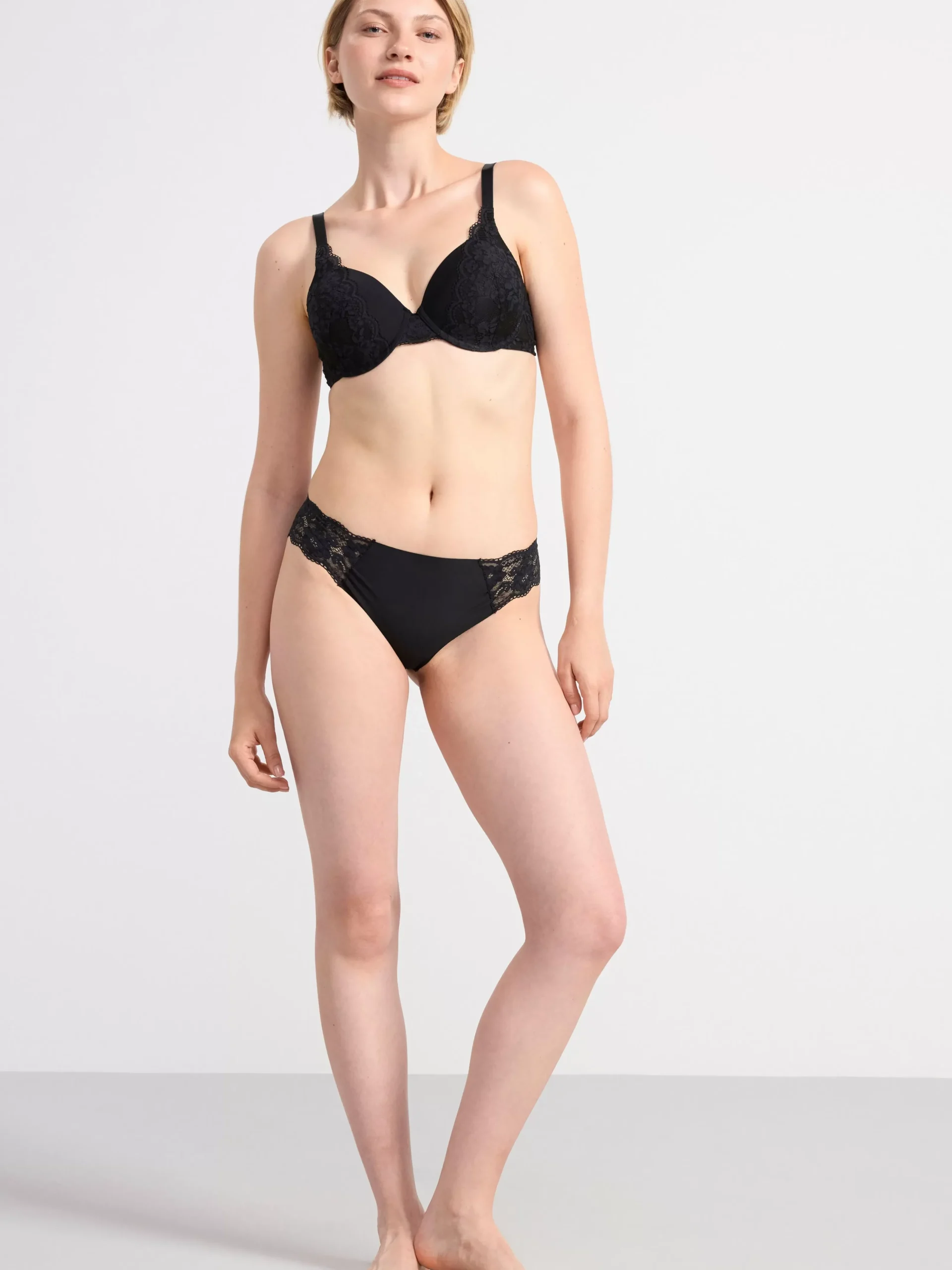 Bh>Lindex Dahlia T-Shirt Bh Black