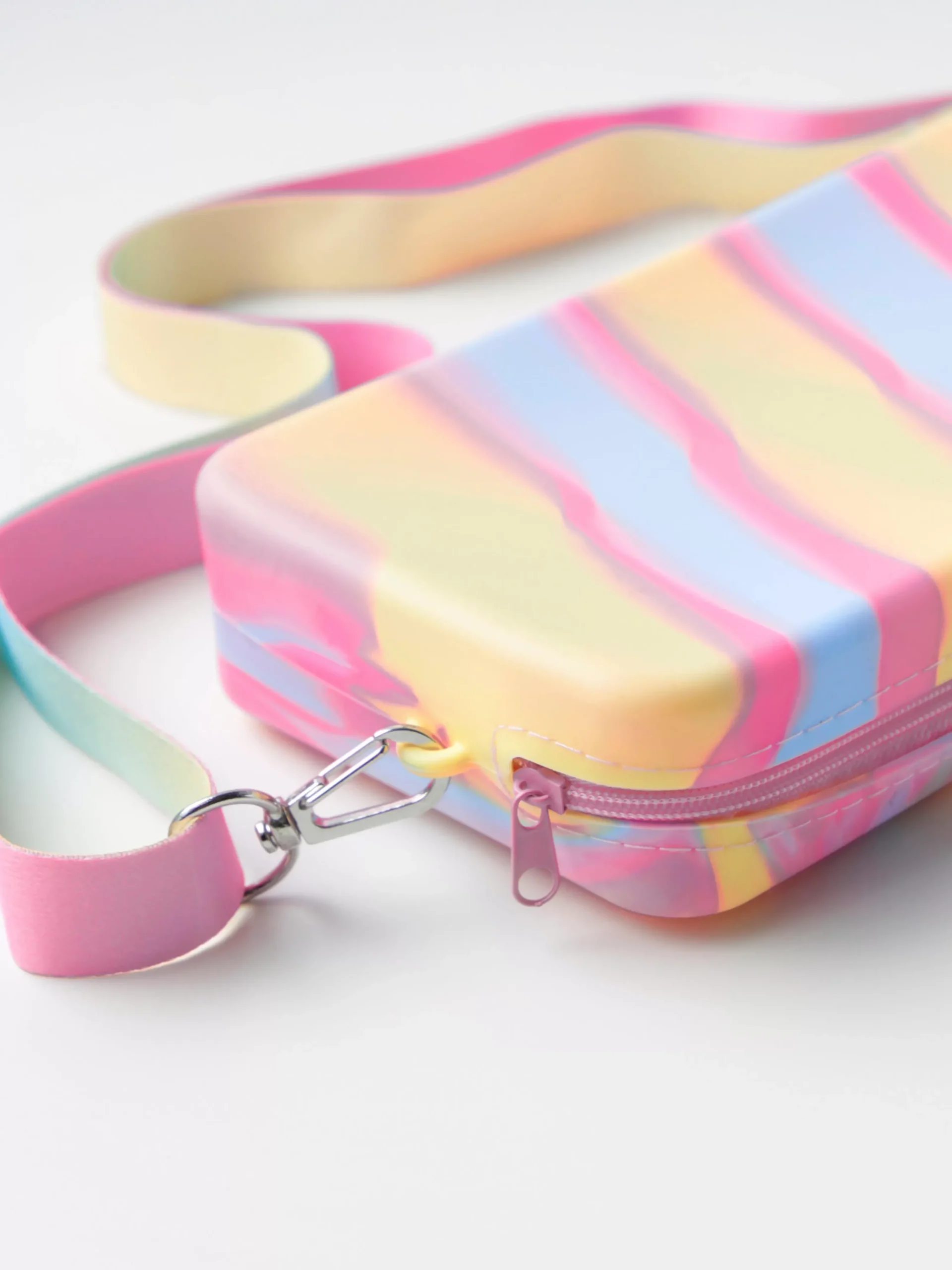 Accessoarer>Lindex Fidgetleksaksvaska Light Pink