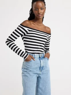 Toppar & T-Shirts>Lindex Figurnara Topp Med Batringning Off White