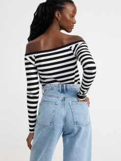 Toppar & T-Shirts>Lindex Figurnara Topp Med Batringning Off White