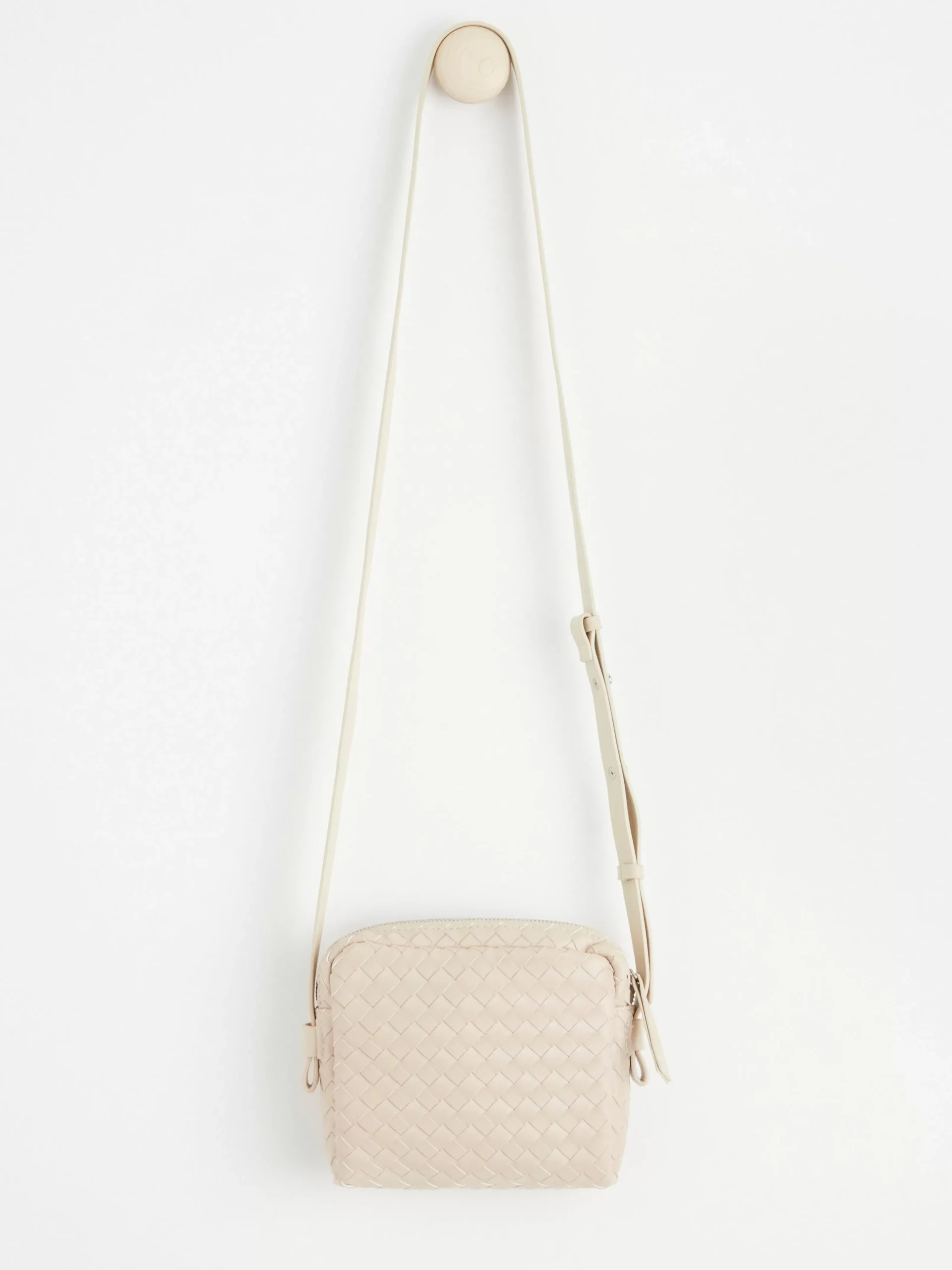 Accessoarer>Lindex Flatad Axelremsvaska Beige