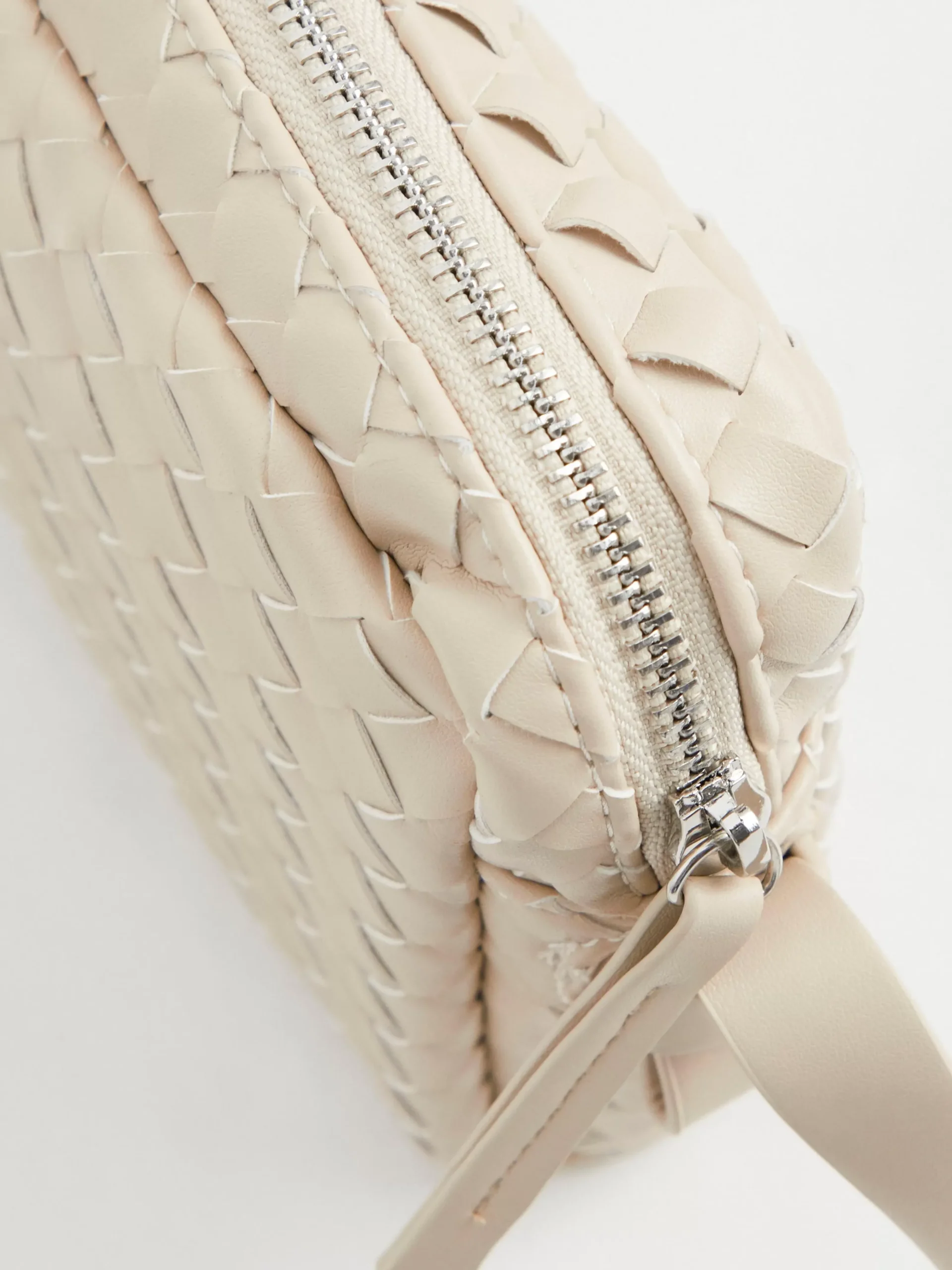 Accessoarer>Lindex Flatad Axelremsvaska Beige