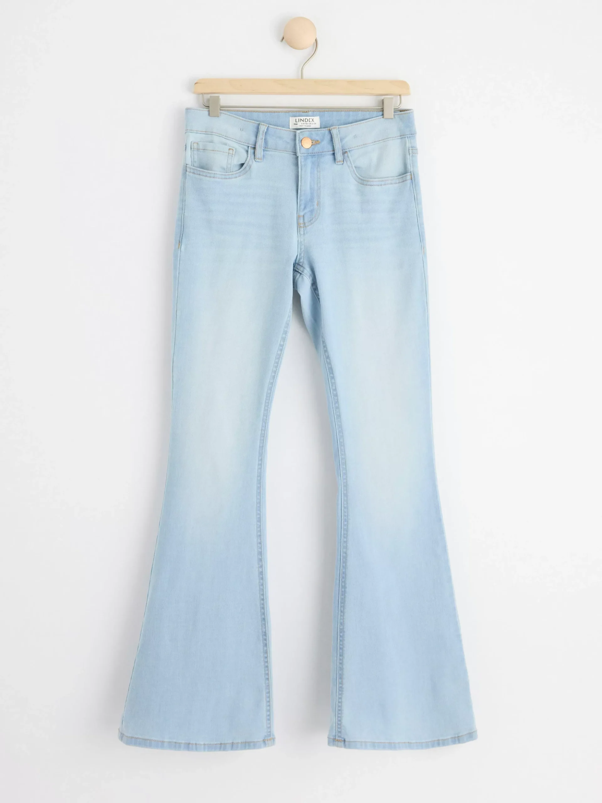 Jeans>Lindex Freja Jeans Med Utsvangt Ben, Superstretch Och Normalhog Midja Light Denim