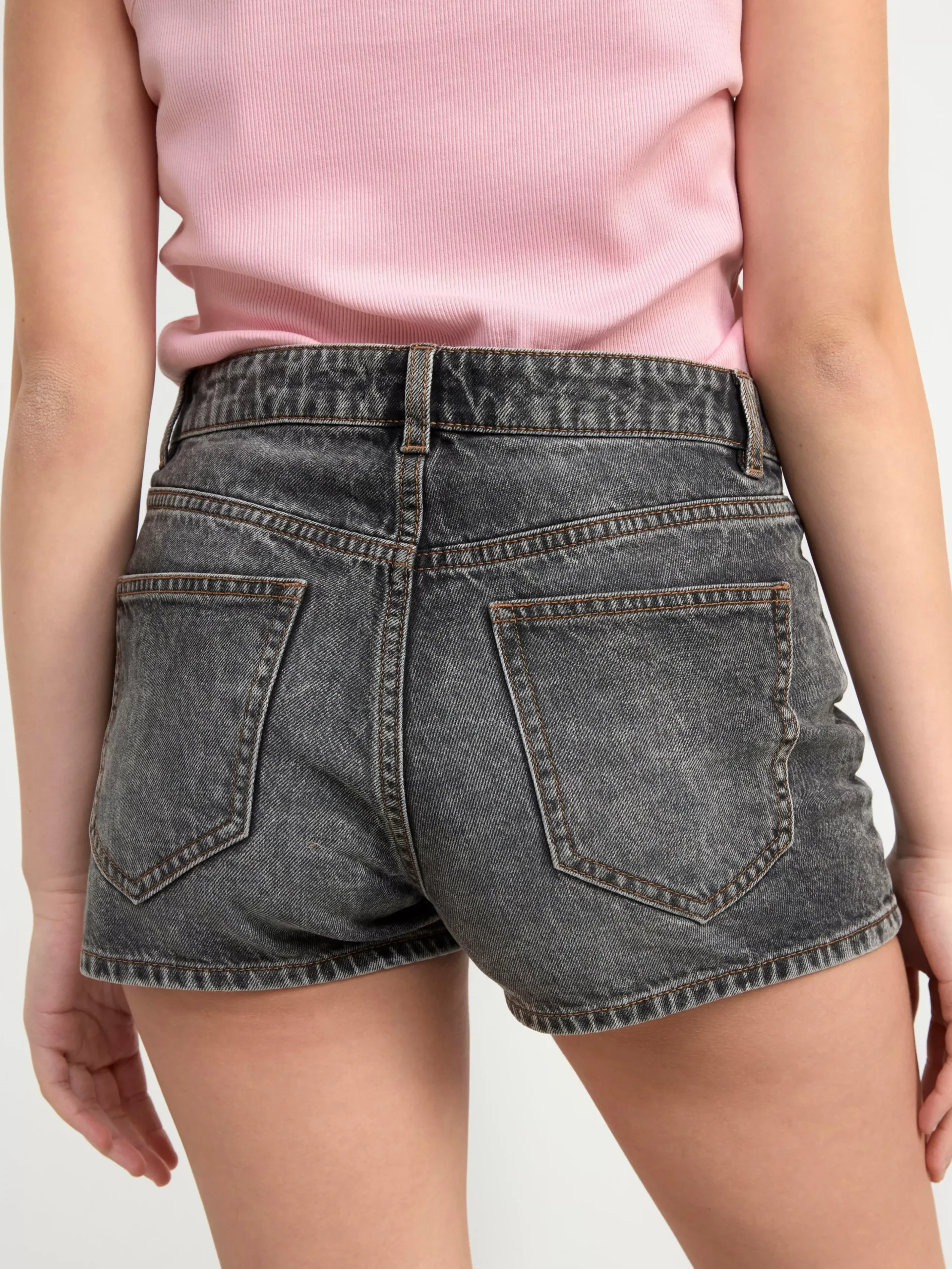 Byxor & Leggings>Lindex Jeansshorts Med Normalhog Midja Och Smala Ben Off-Black