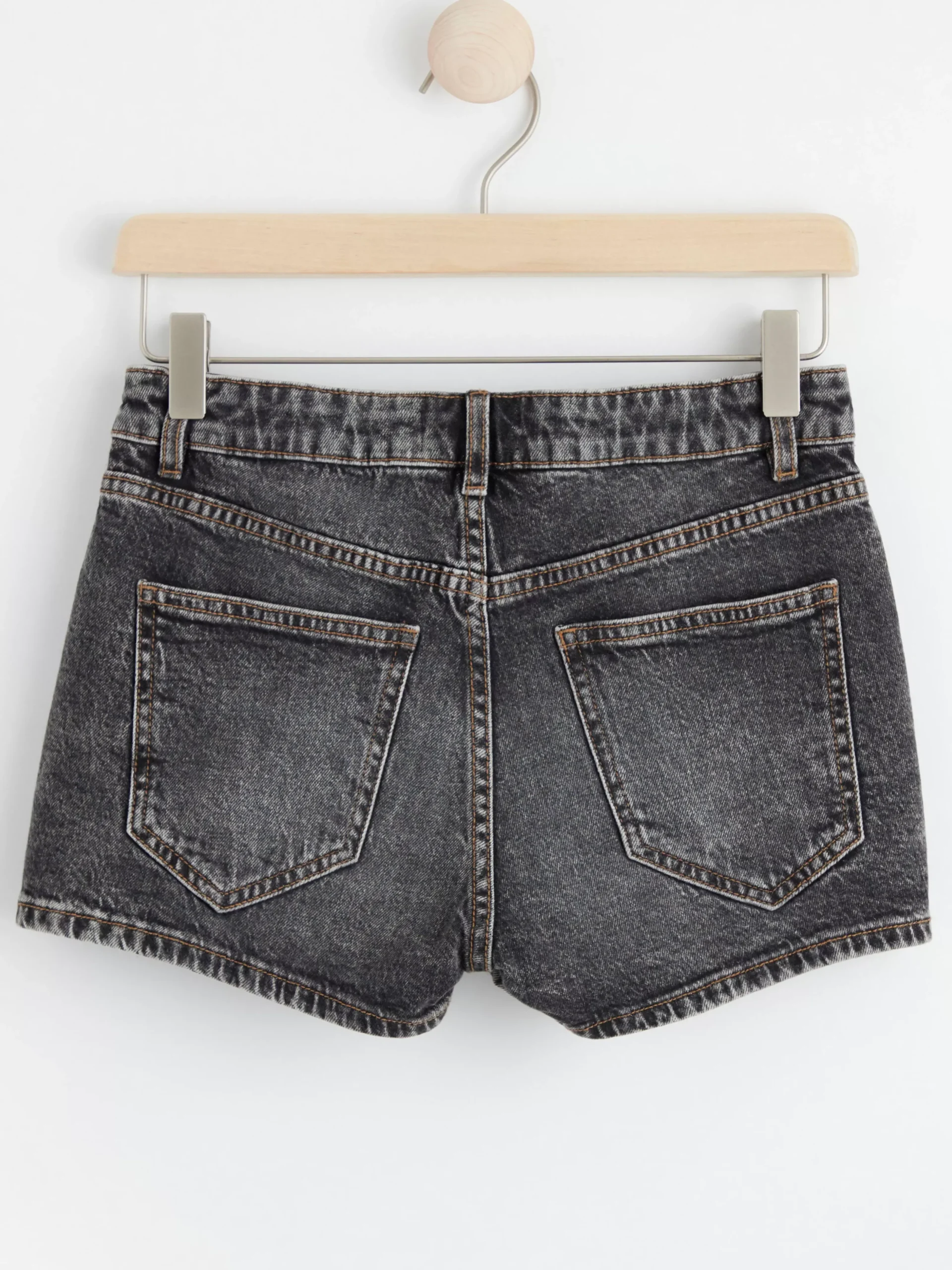 Byxor & Leggings>Lindex Jeansshorts Med Normalhog Midja Och Smala Ben Off-Black
