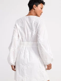 Klänningar>Lindex Kort Klanning Med Blombroderi White