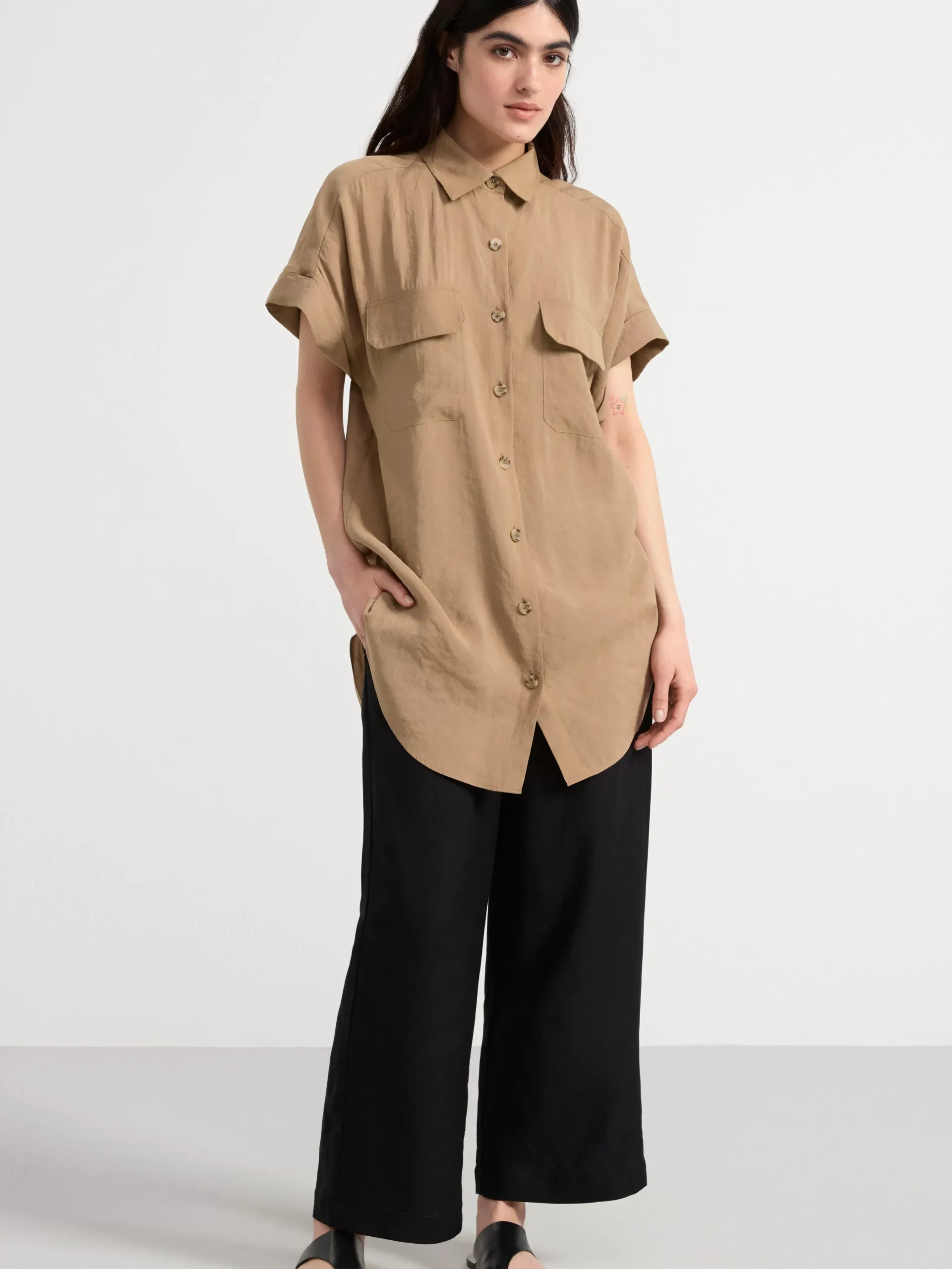 Blusar & Skjortor>Lindex Kortarmad Blus Med Fickor Light Dusty Brown