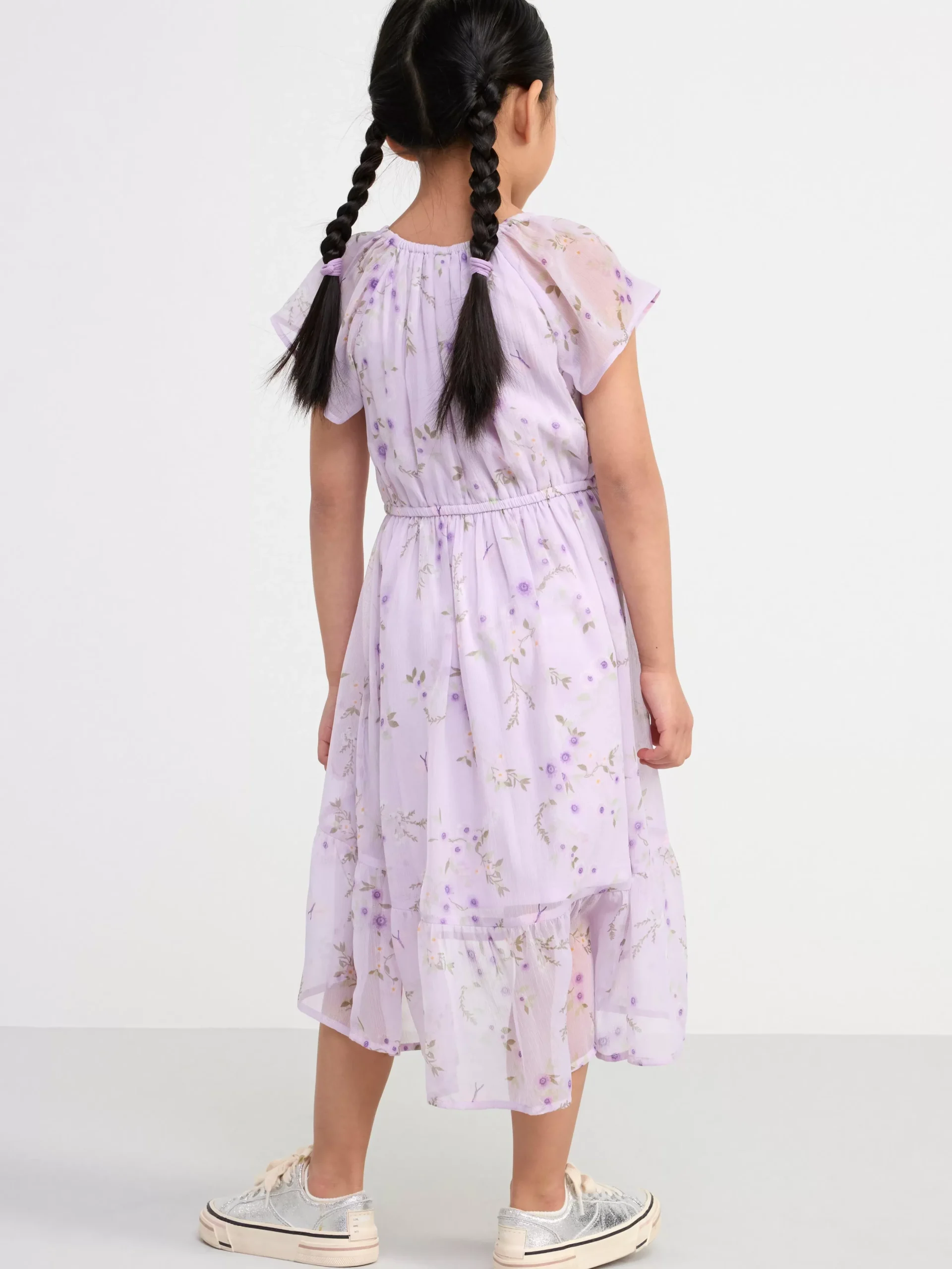 Klänningar>Lindex Kortarmad Chiffongklanning Som Ar Langre Baktill An Framtill Light Lilac