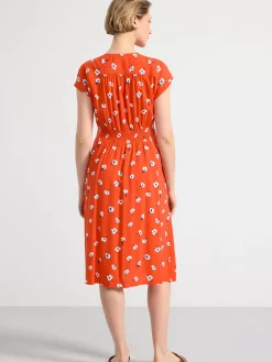 Klänningar>Lindex Kortarmad Midiklanning Med Blommor Red