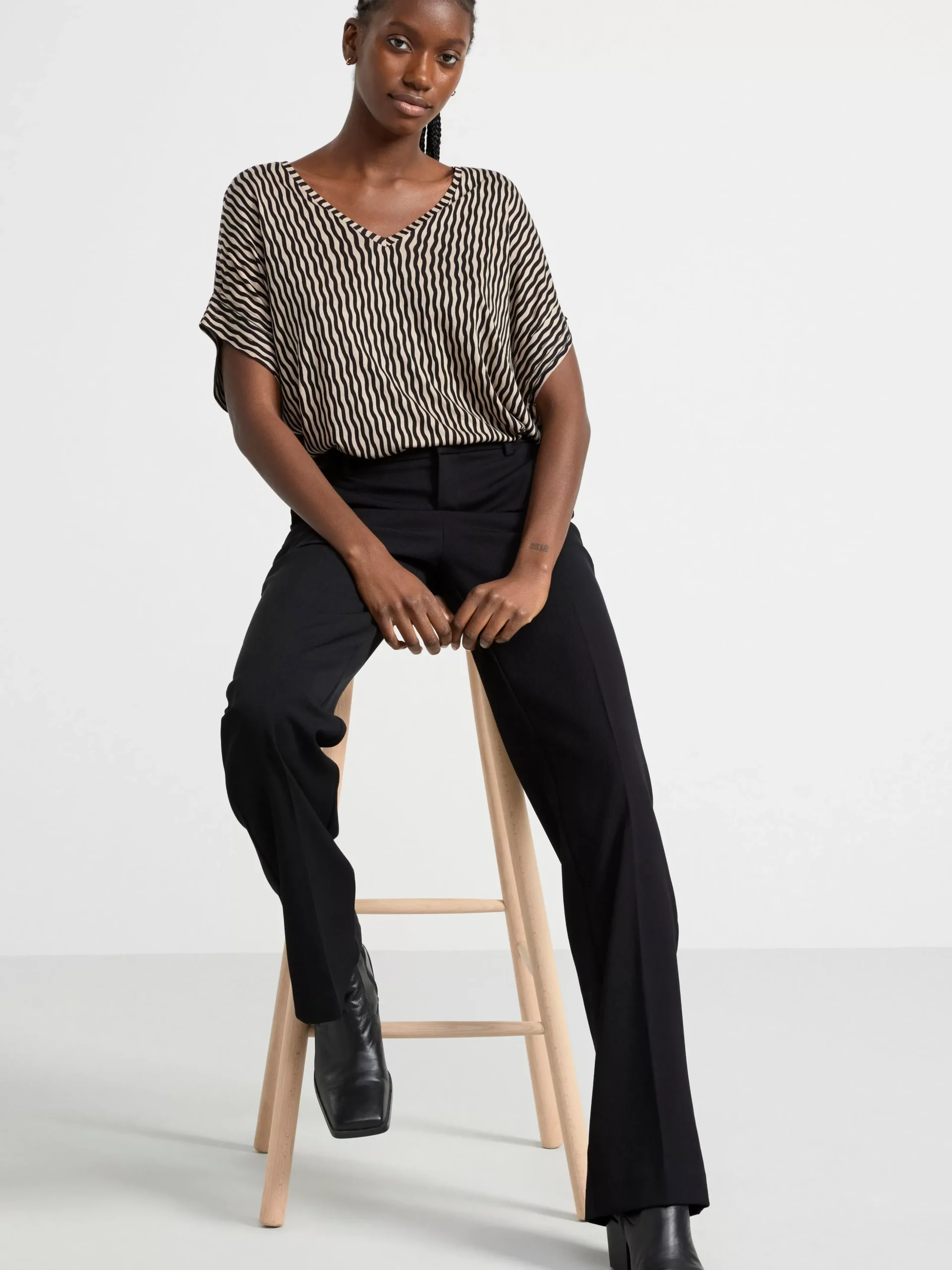 Toppar & T-Shirts>Lindex Kortarmad Topp Dusty Beige