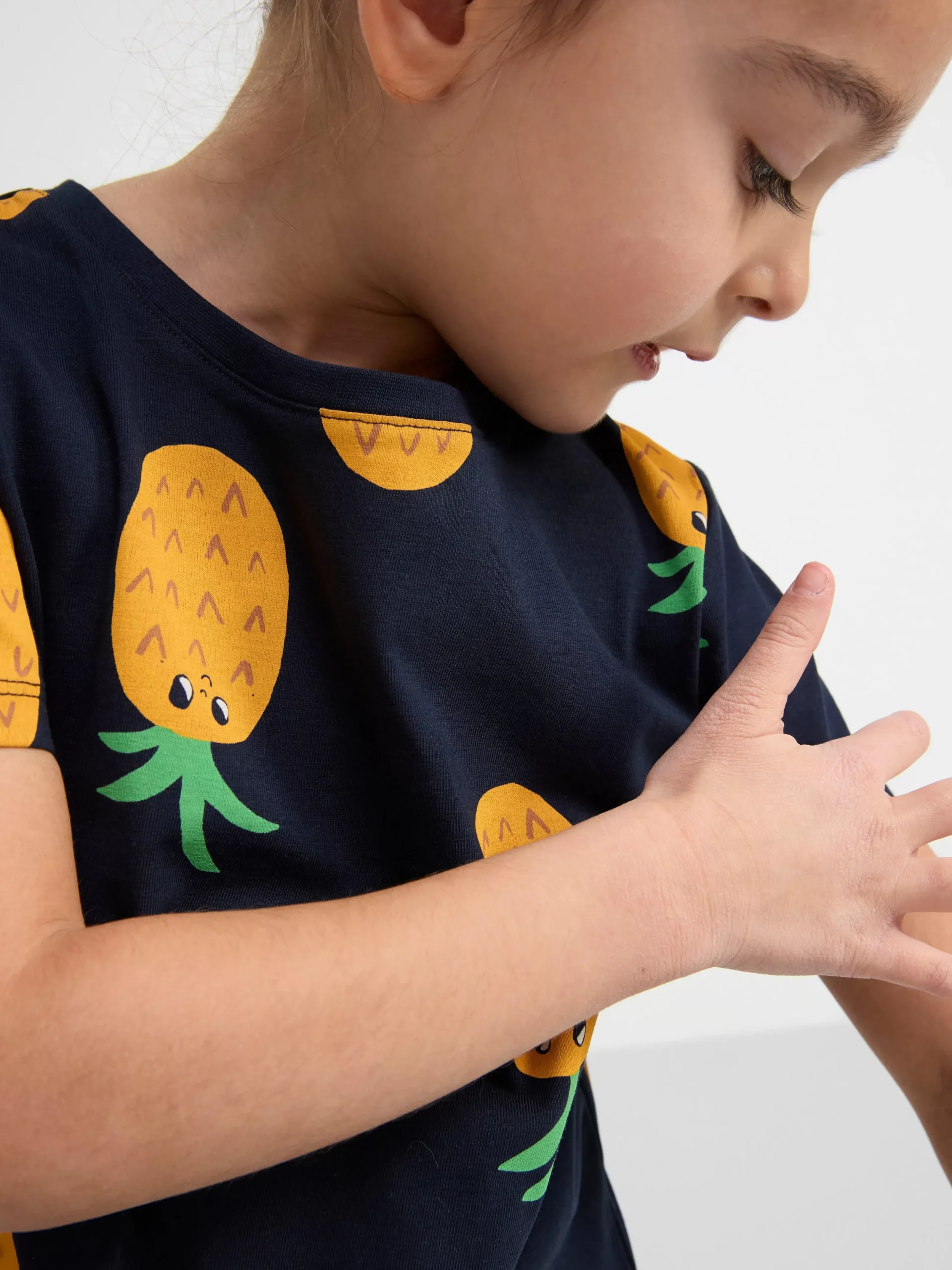 Toppar & T-Shirts>Lindex Kortarmad Topp Med Ananaser Dark Navy
