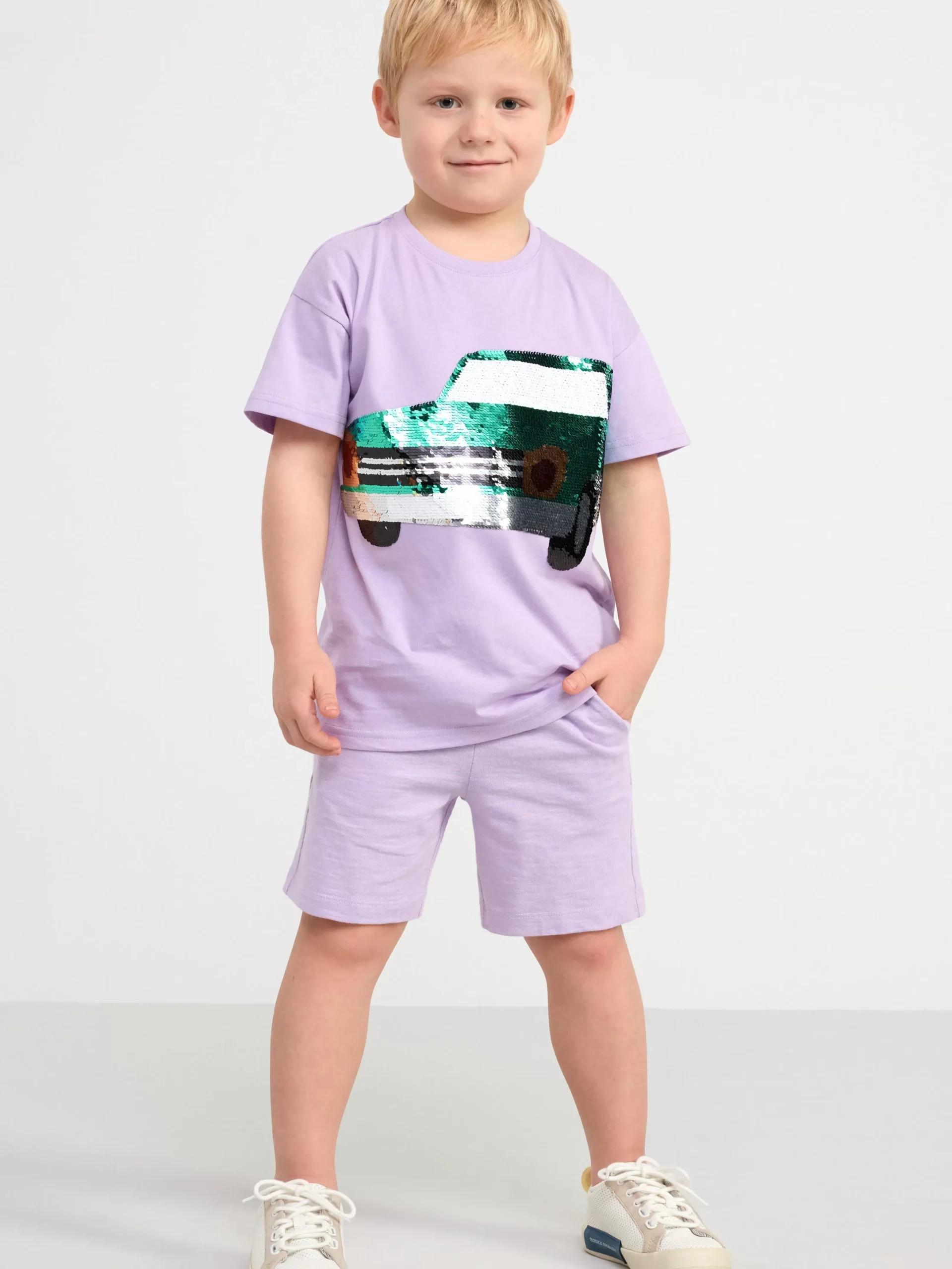 Toppar & T-Shirts>Lindex Kortarmad Topp Med Bil Av Vandbara Paljetter Light Lilac