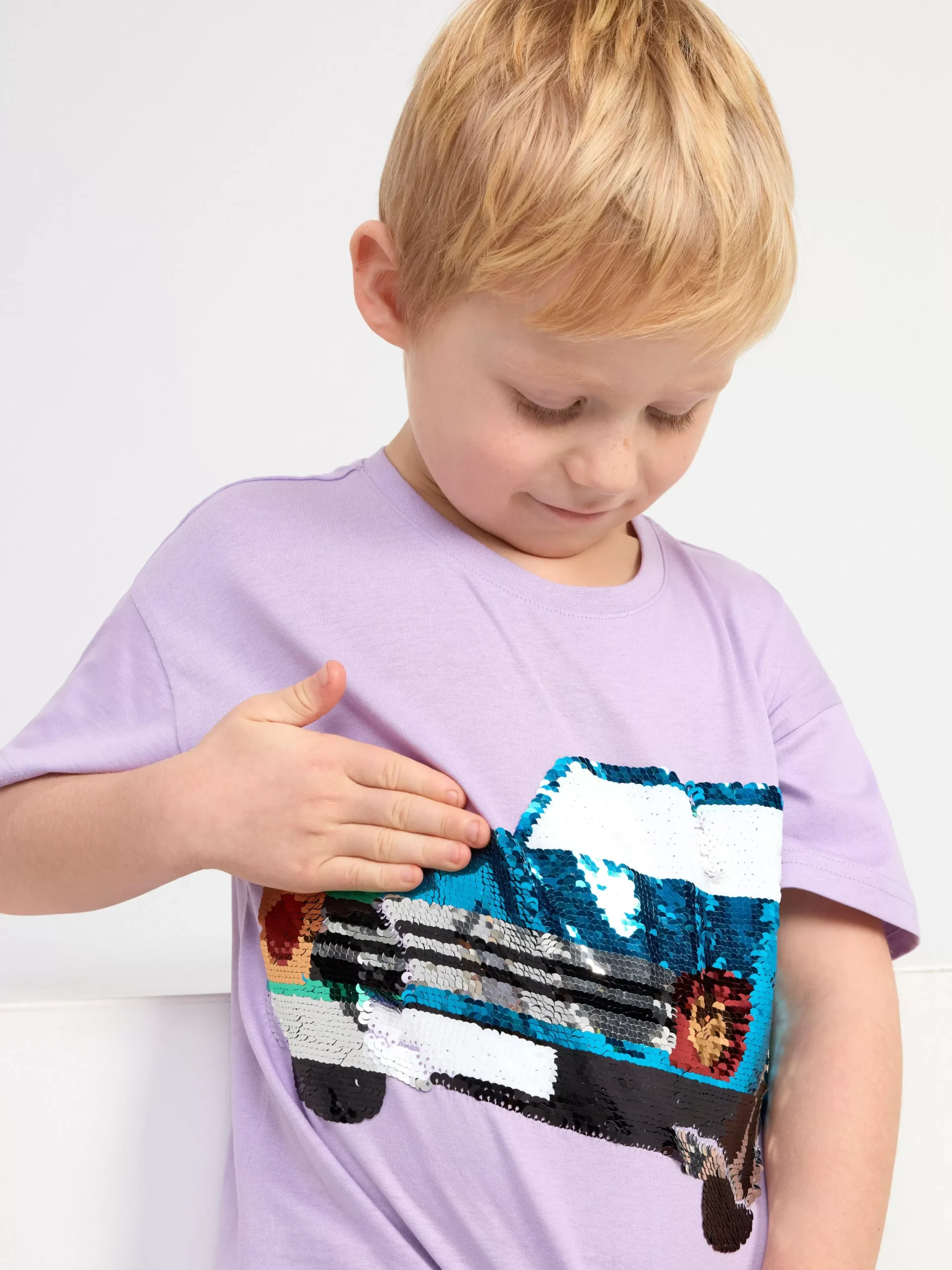 Toppar & T-Shirts>Lindex Kortarmad Topp Med Bil Av Vandbara Paljetter Light Lilac