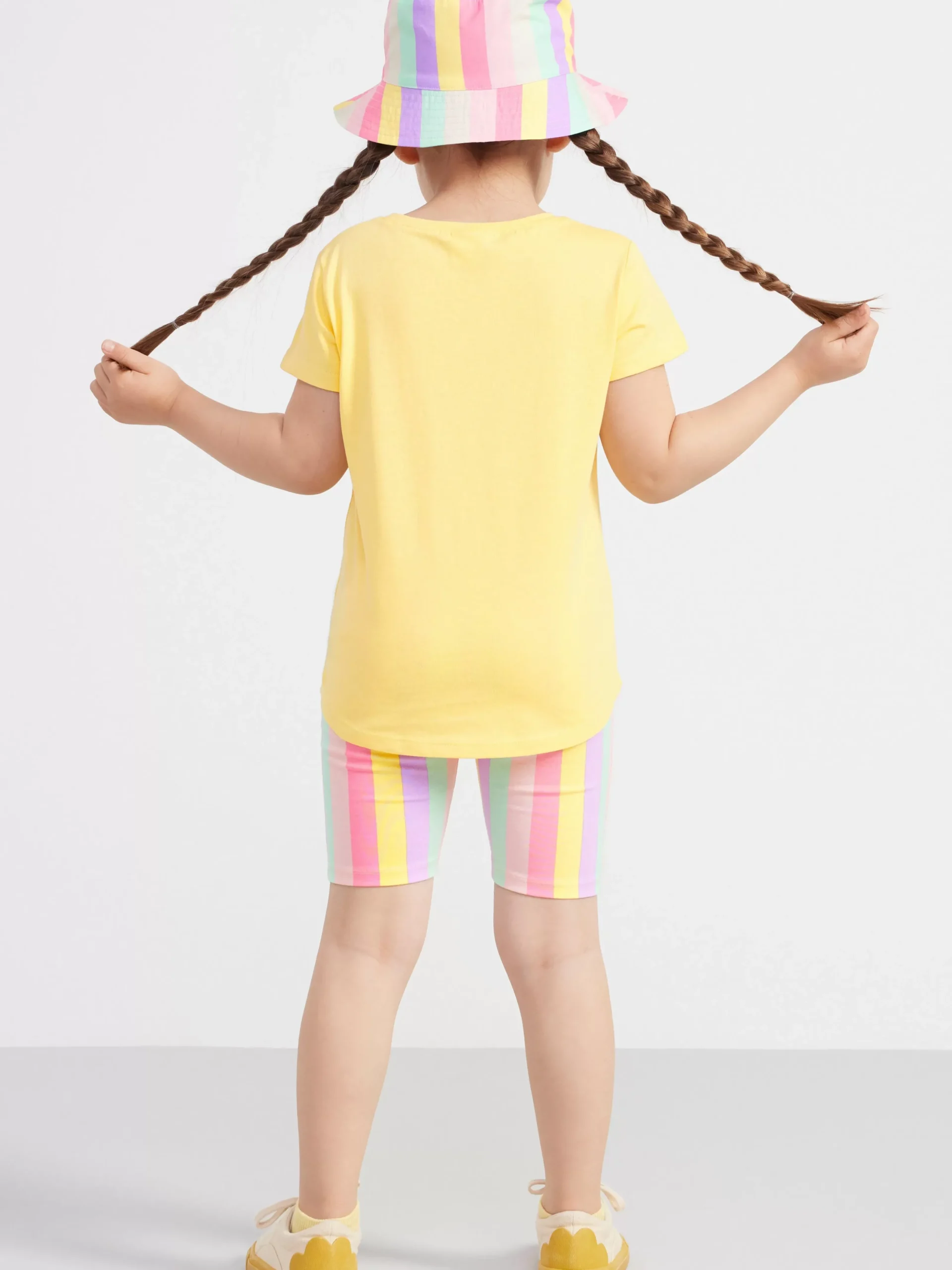 Toppar & T-Shirts>Lindex Kortarmad Topp Med Enhorning Light Yellow