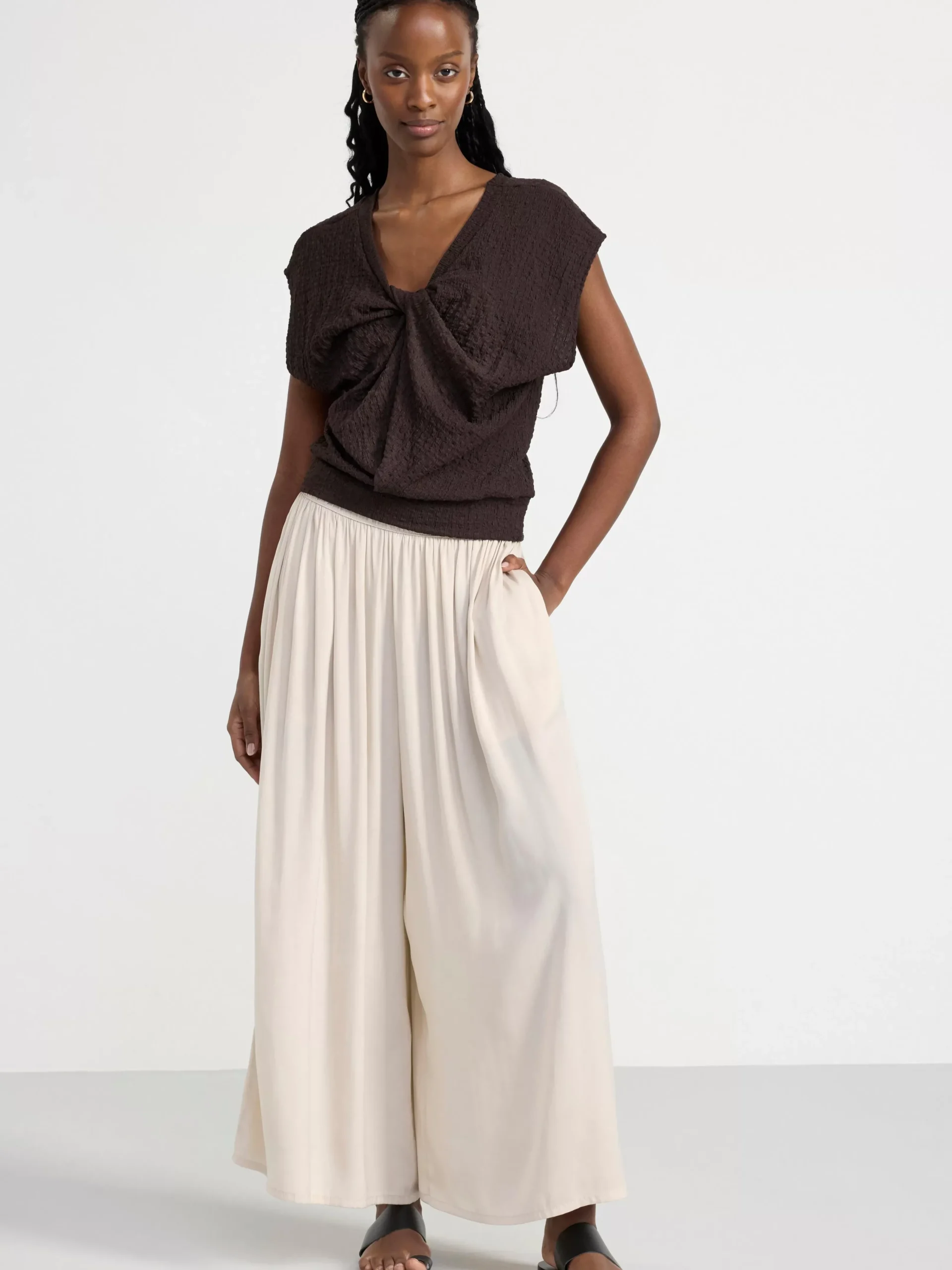 Toppar & T-Shirts>Lindex Kortarmad Topp Med Textur Brown
