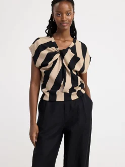 Toppar & T-Shirts>Lindex Kortarmad Topp Med Tvinnad Detalj Framtill Black
