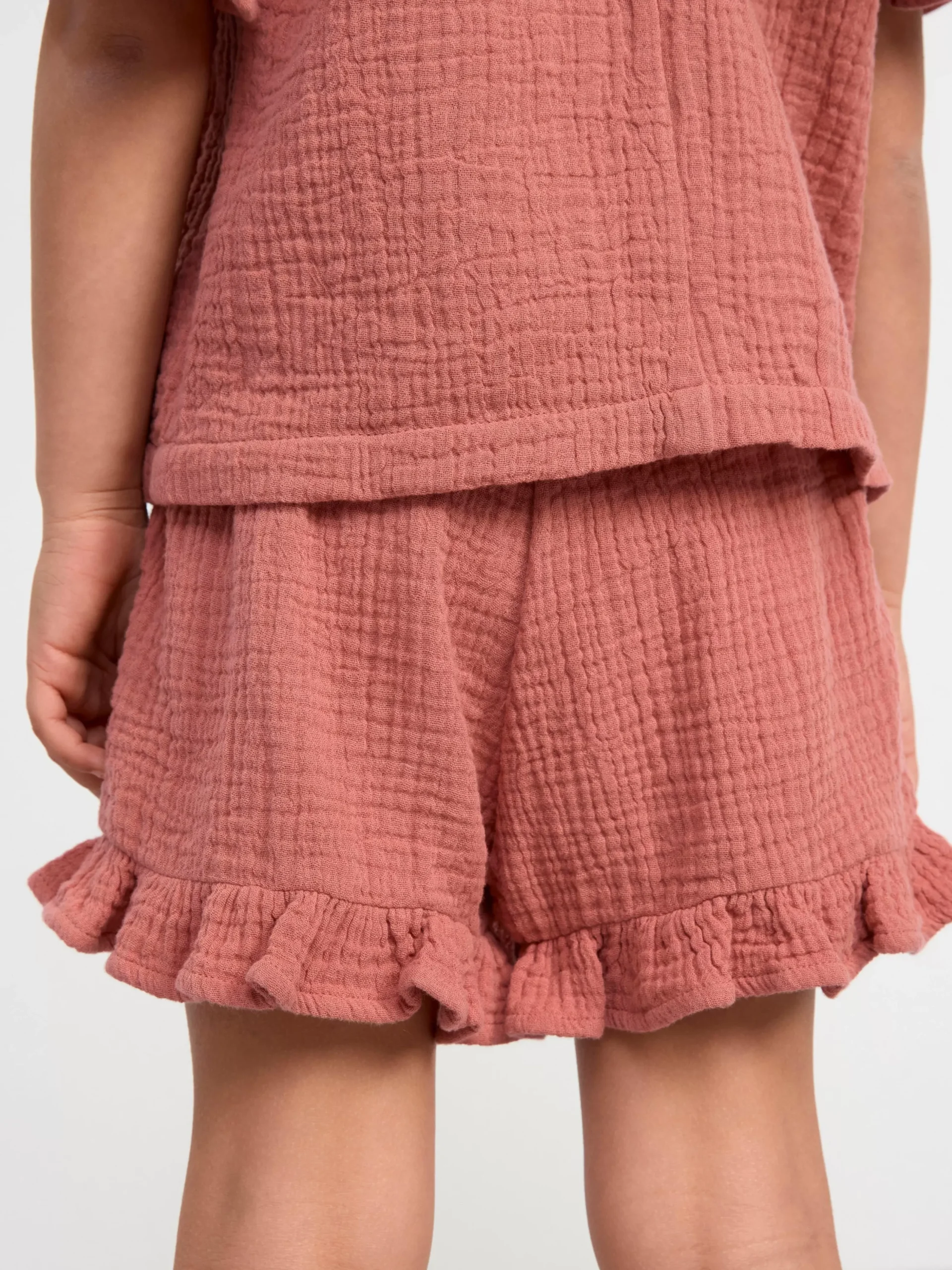 Byxor & Leggings>Lindex Krinklade Shorts Med Volanger Dark Dusty Pink