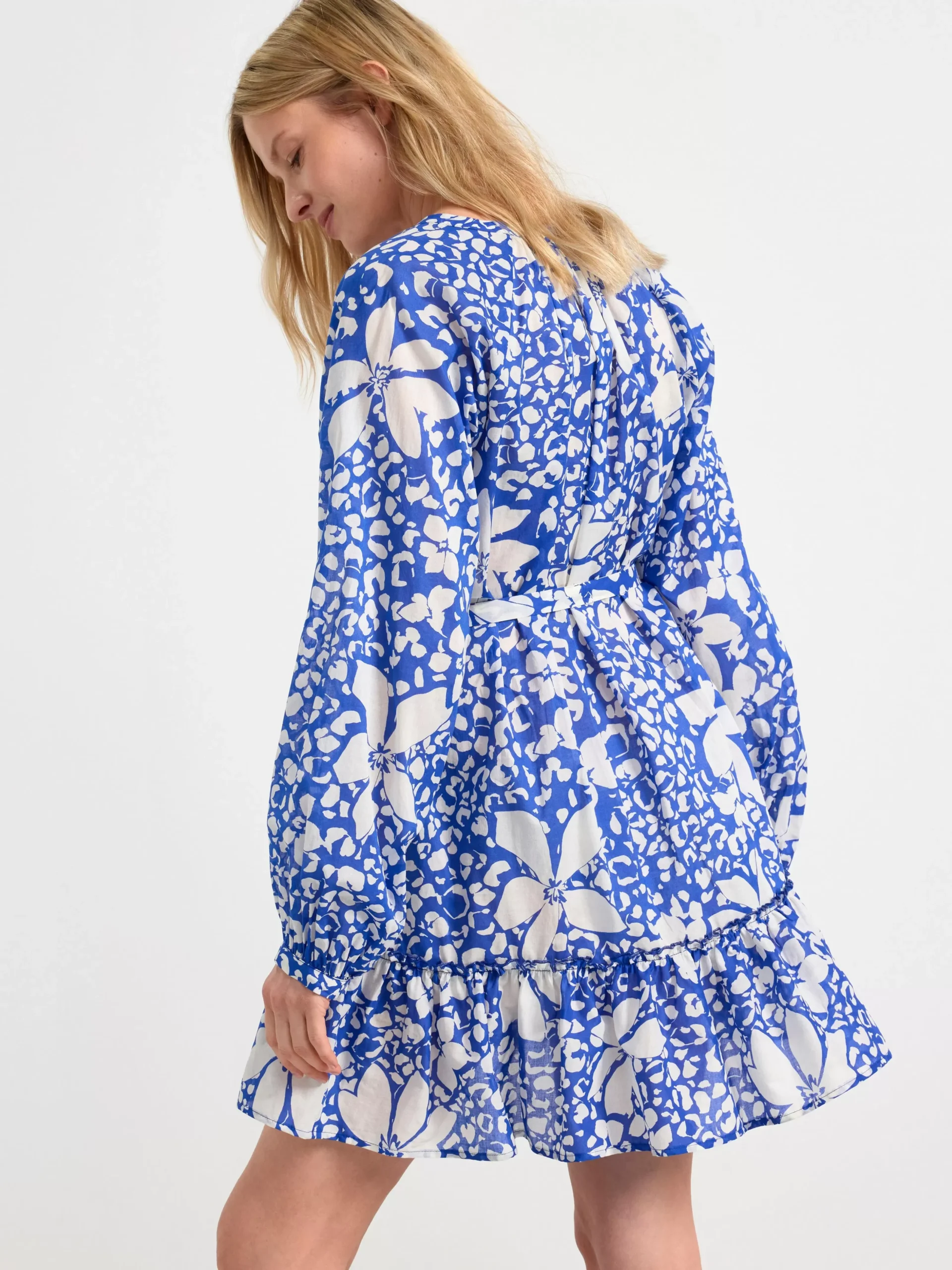 Klänningar>Lindex Langarmad Klanning Med Blommor Blue