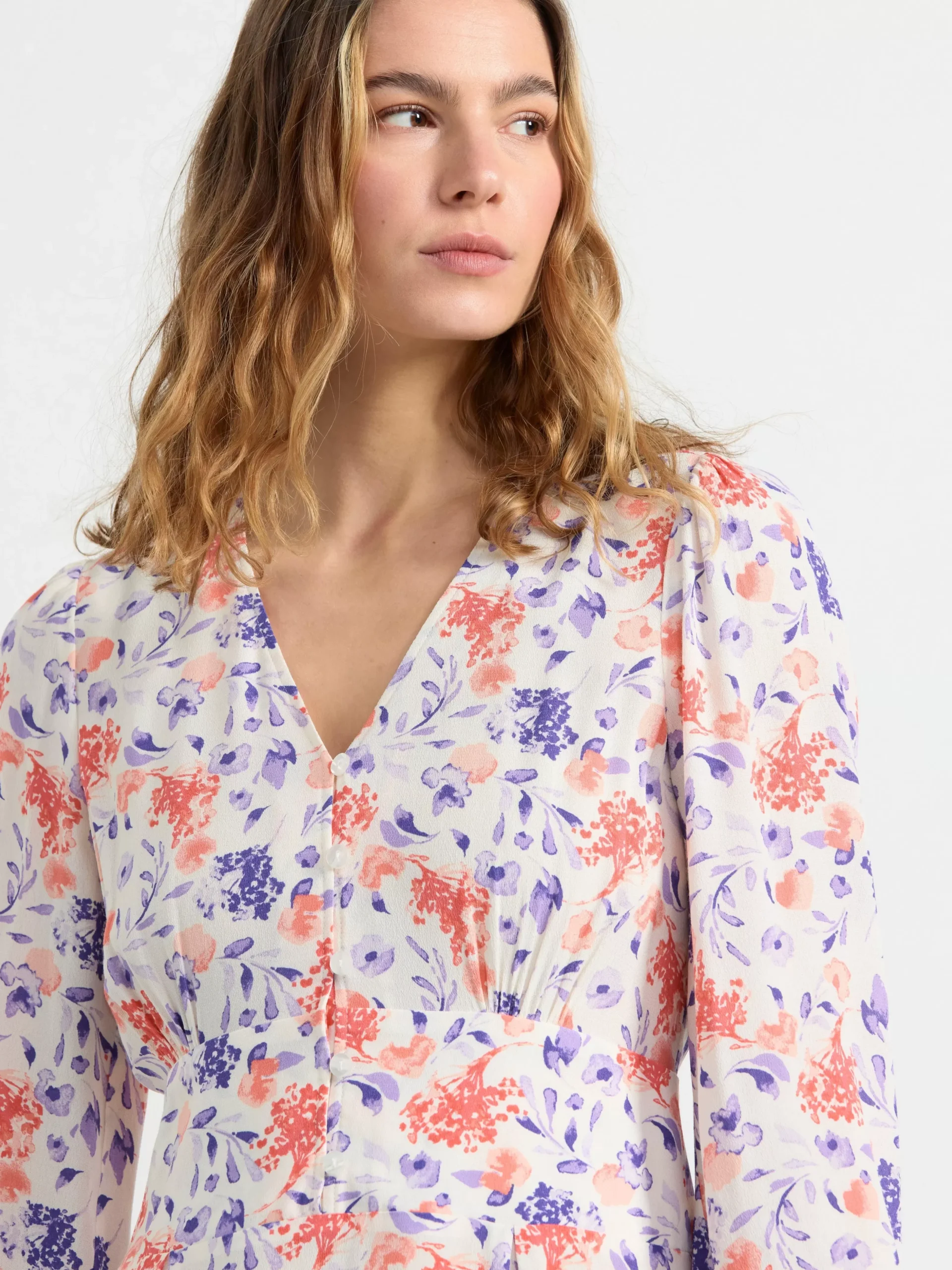 Klänningar>Lindex Langarmad Klanning Med Blommor Lilac