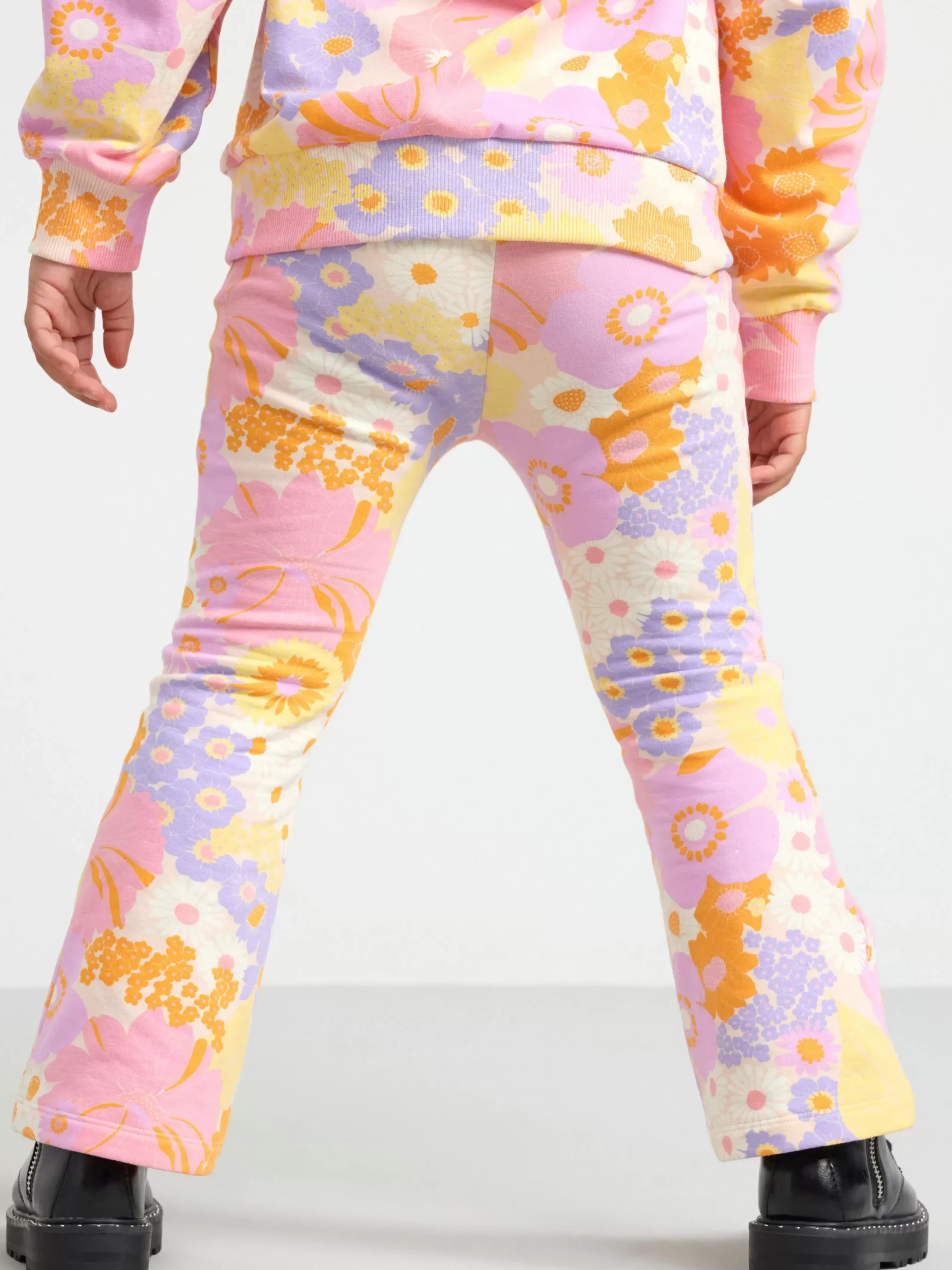 Byxor & Leggings>Lindex Leggings Med Blommor Och Borstad Insida Light Pink