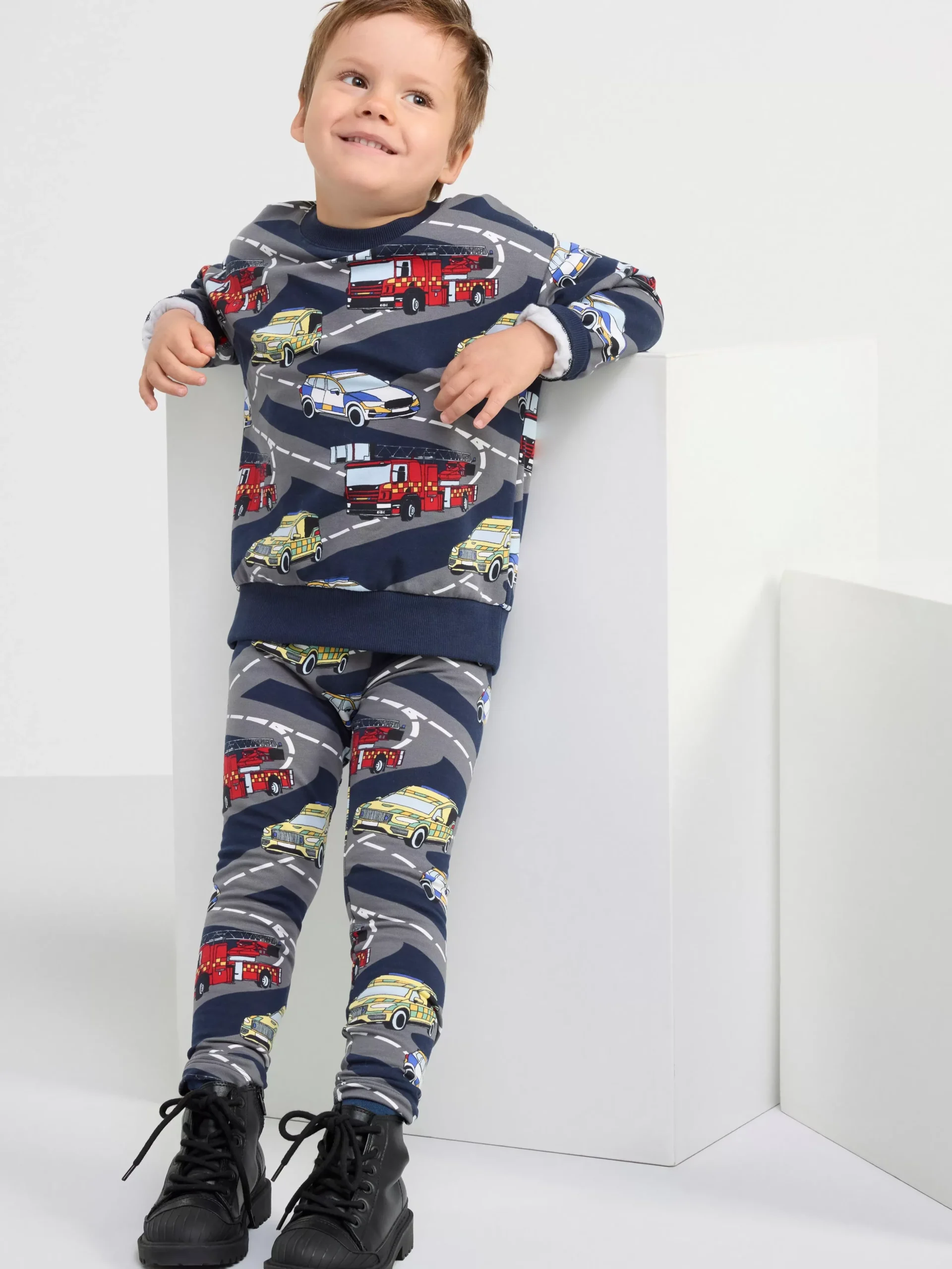Byxor & Leggings>Lindex Leggings Med Borstad Insida Och Bilar Dark Navy