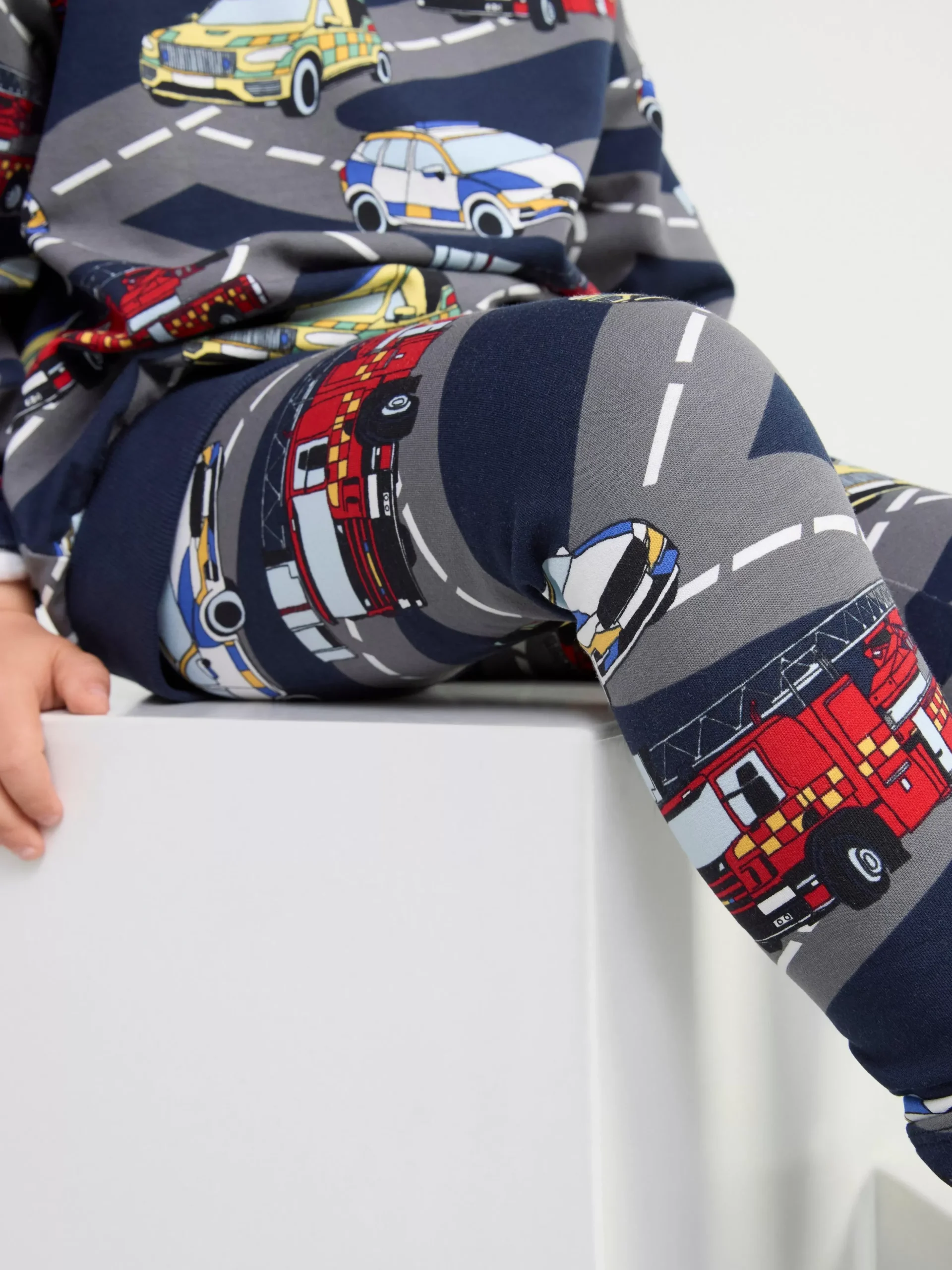 Byxor & Leggings>Lindex Leggings Med Borstad Insida Och Bilar Dark Navy