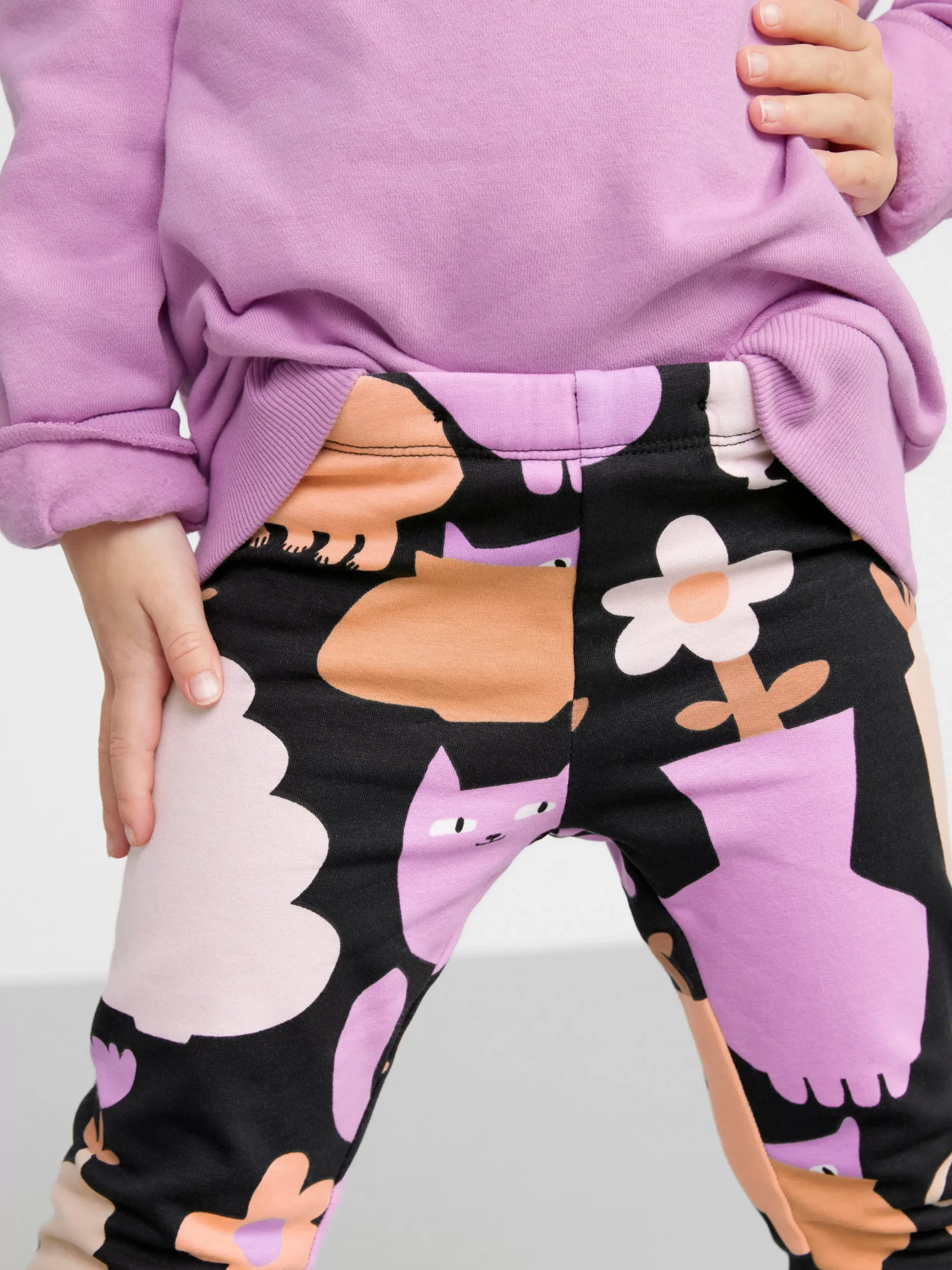 Byxor & Leggings>Lindex Leggings Med Katter Och Borstad Insida Off Black