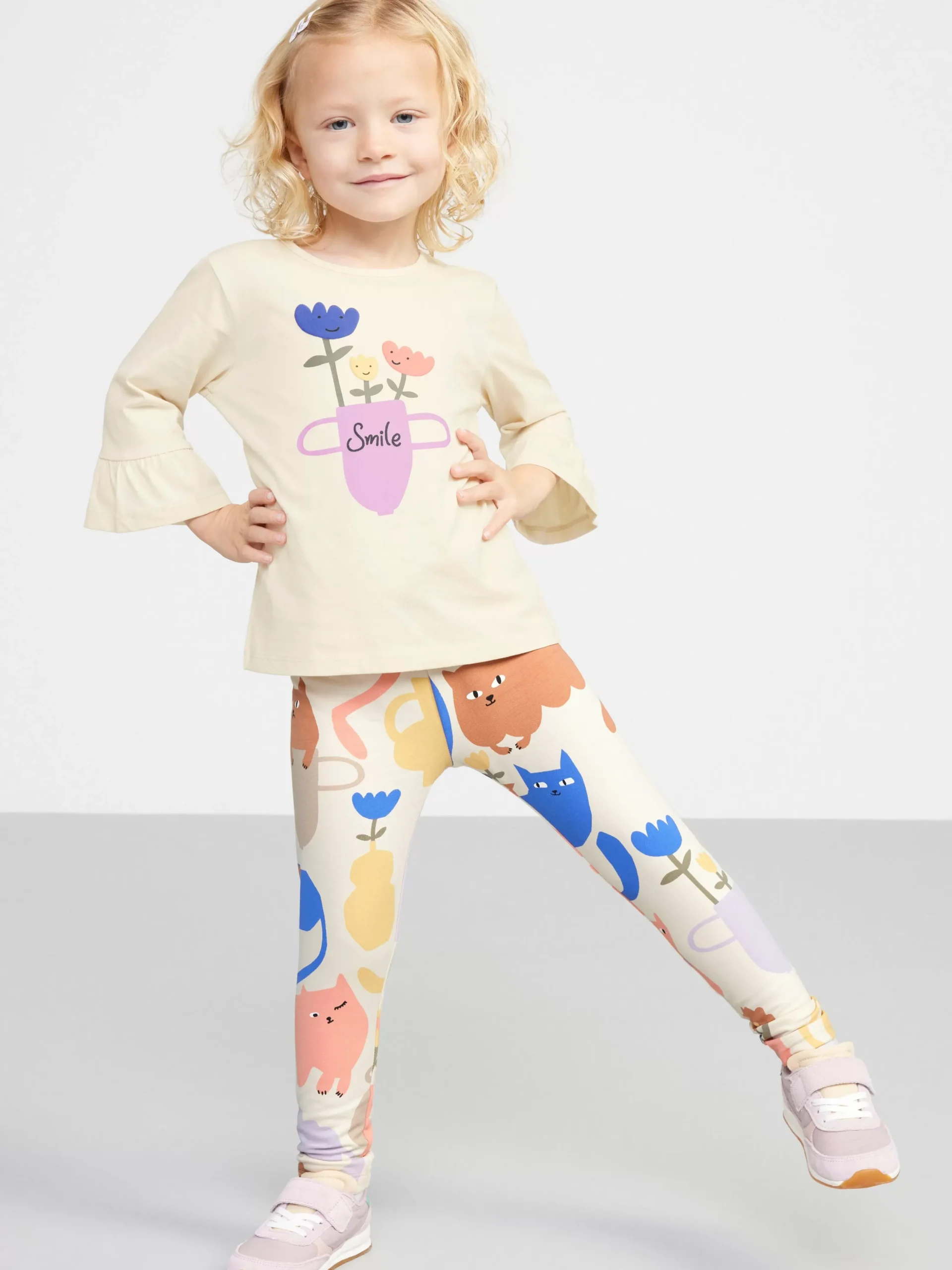 Byxor & Leggings>Lindex Leggings Med Katter Och Borstad Insida Light Beige