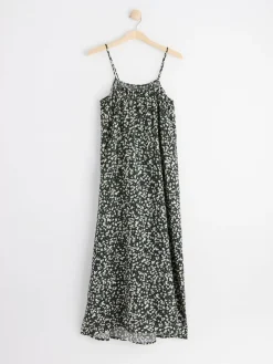 Klänningar><noscript><img width=