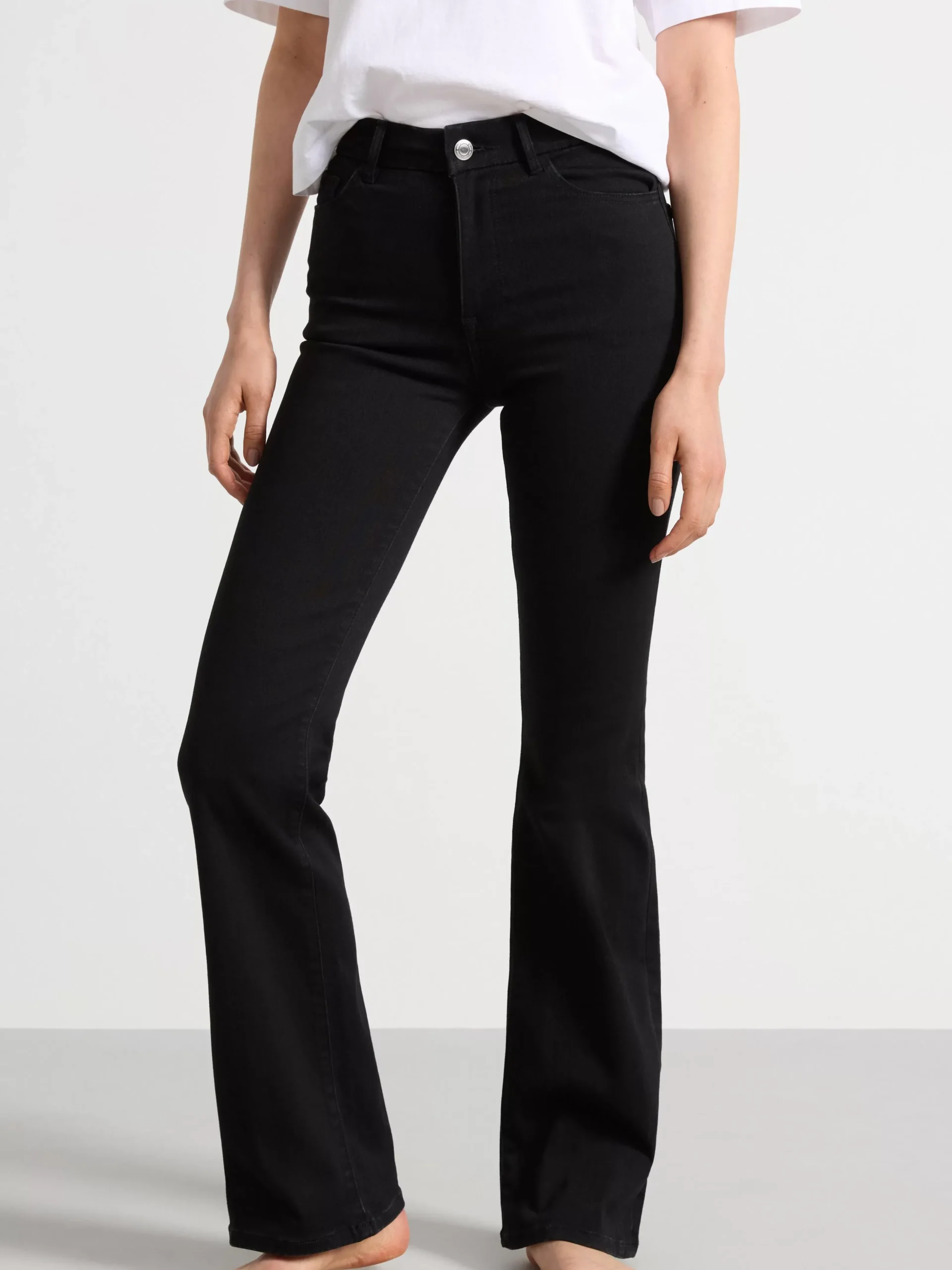 Jeans>Lindex Mira Curve Super Stretch Flared Jeans Black