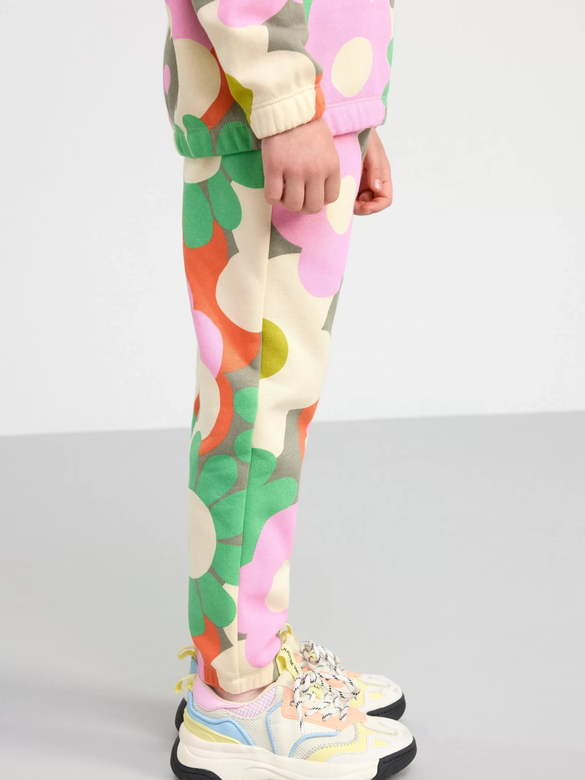 Byxor & Leggings>Lindex Mjukisbyxor Med Blommor Och Borstad Insida Light Dusty Khaki