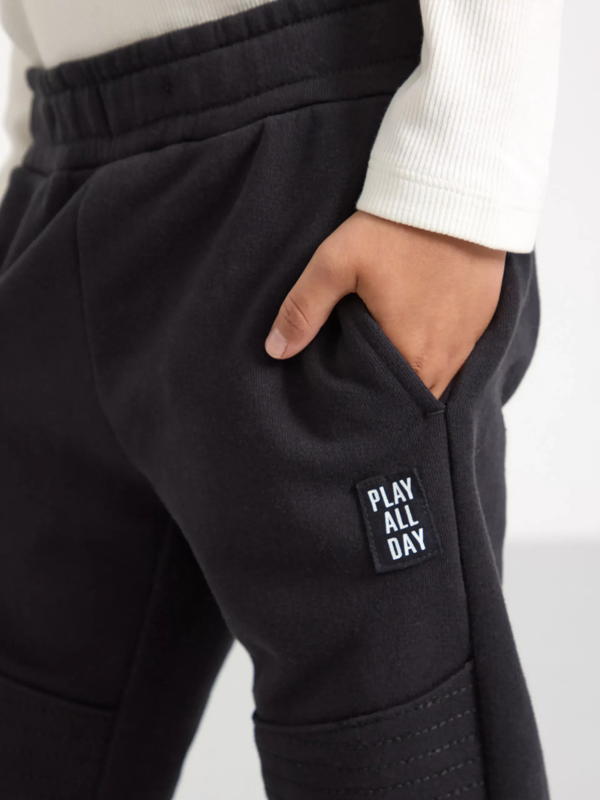 Byxor & Leggings>Lindex Mjukisbyxor Med Forstarkta Knan Off Black