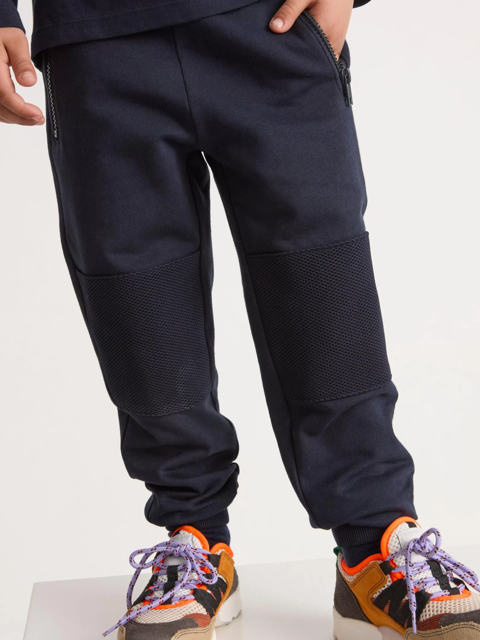 Byxor & Leggings>Lindex Mjukisbyxor Med Lappar I Mesh Pa Knana Dark Navy