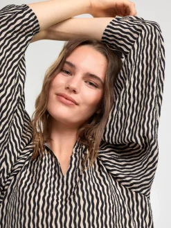 Blusar & Skjortor>Lindex Monstrad Blus Med Puffarm Black