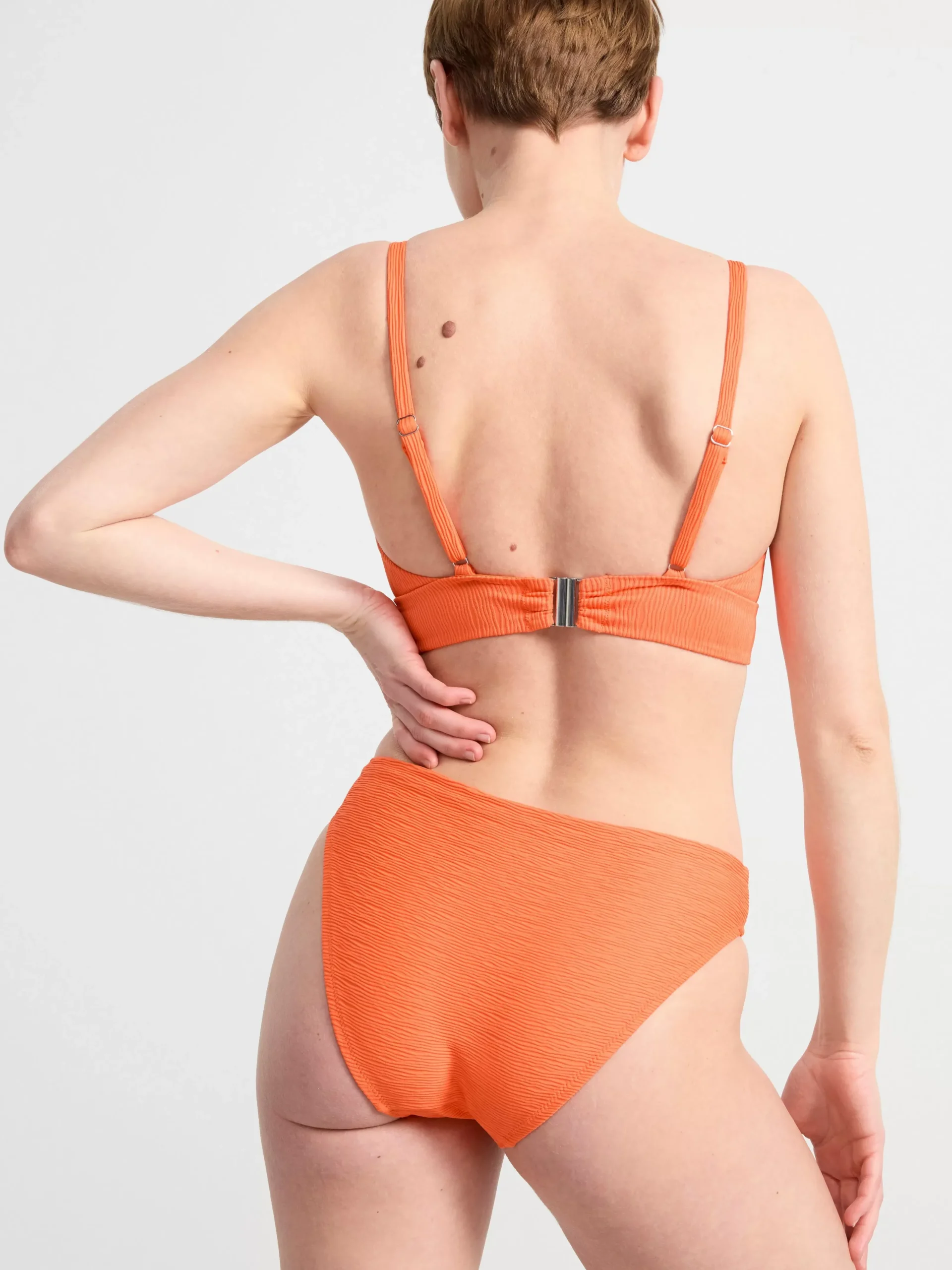 Badkläder>Lindex Ovadderad Bikinitopp Med Krinklad Struktur Dark Orange