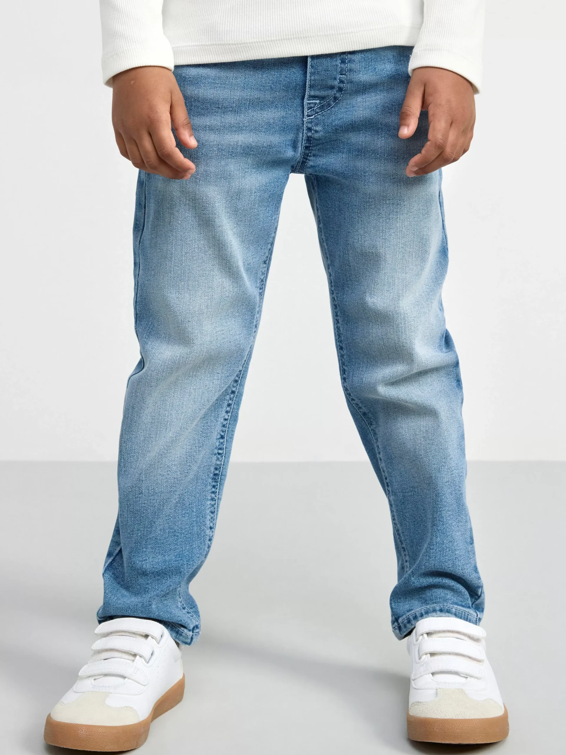 Jeans>Lindex Pull Up-Jeans Med Avsmalnat Ben Och Normalhog Midja Denim