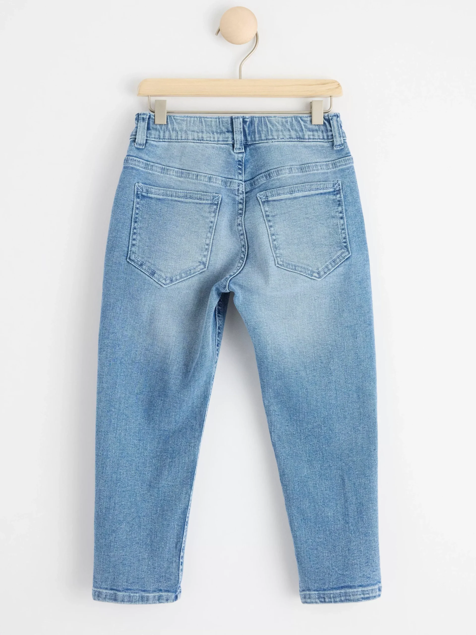 Jeans>Lindex Pull Up-Jeans Med Avsmalnat Ben Och Normalhog Midja Denim